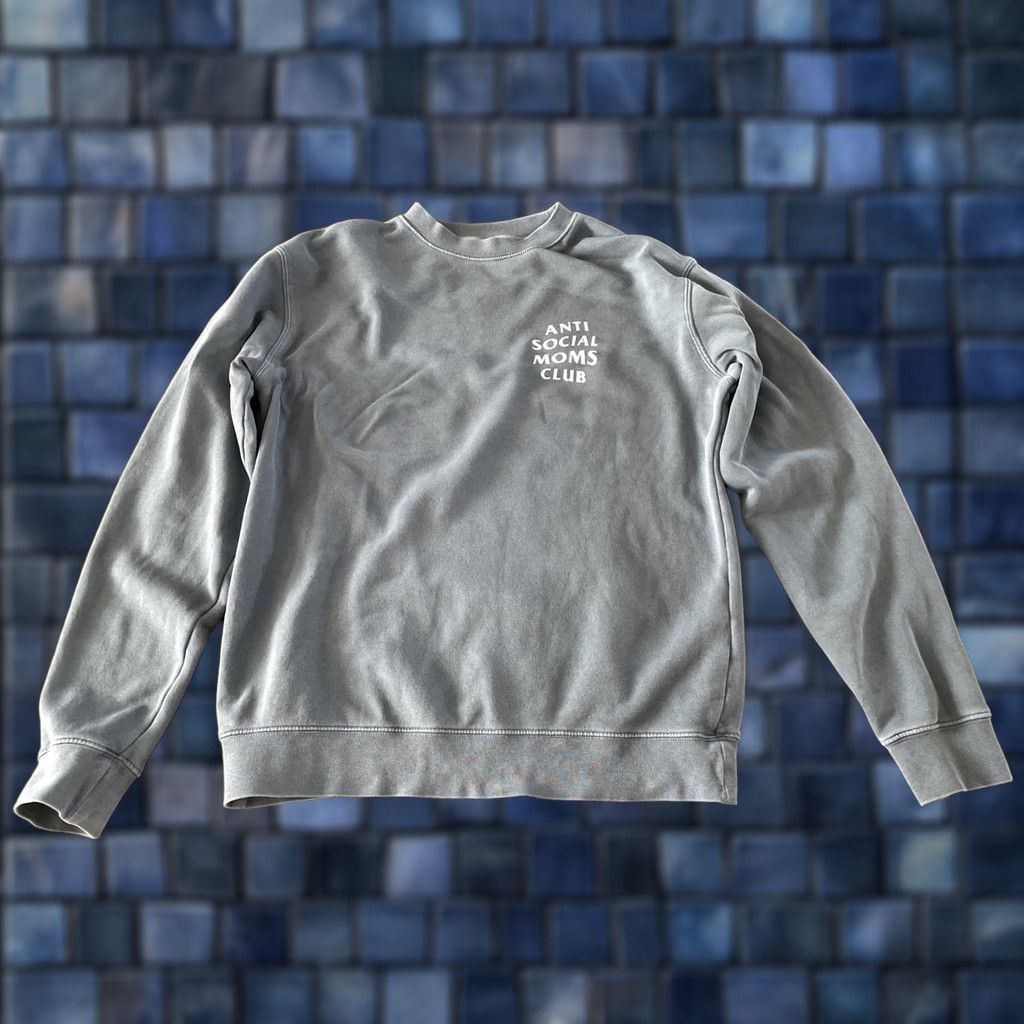 Anti Social Social Club Anti Social Moms Club Crewneck Sweatshirt Womens L Blue Gray Long Sleeve Shirt Womens Sweatshirt Size L / US 10 / IT 46 - 1 Thumbnail