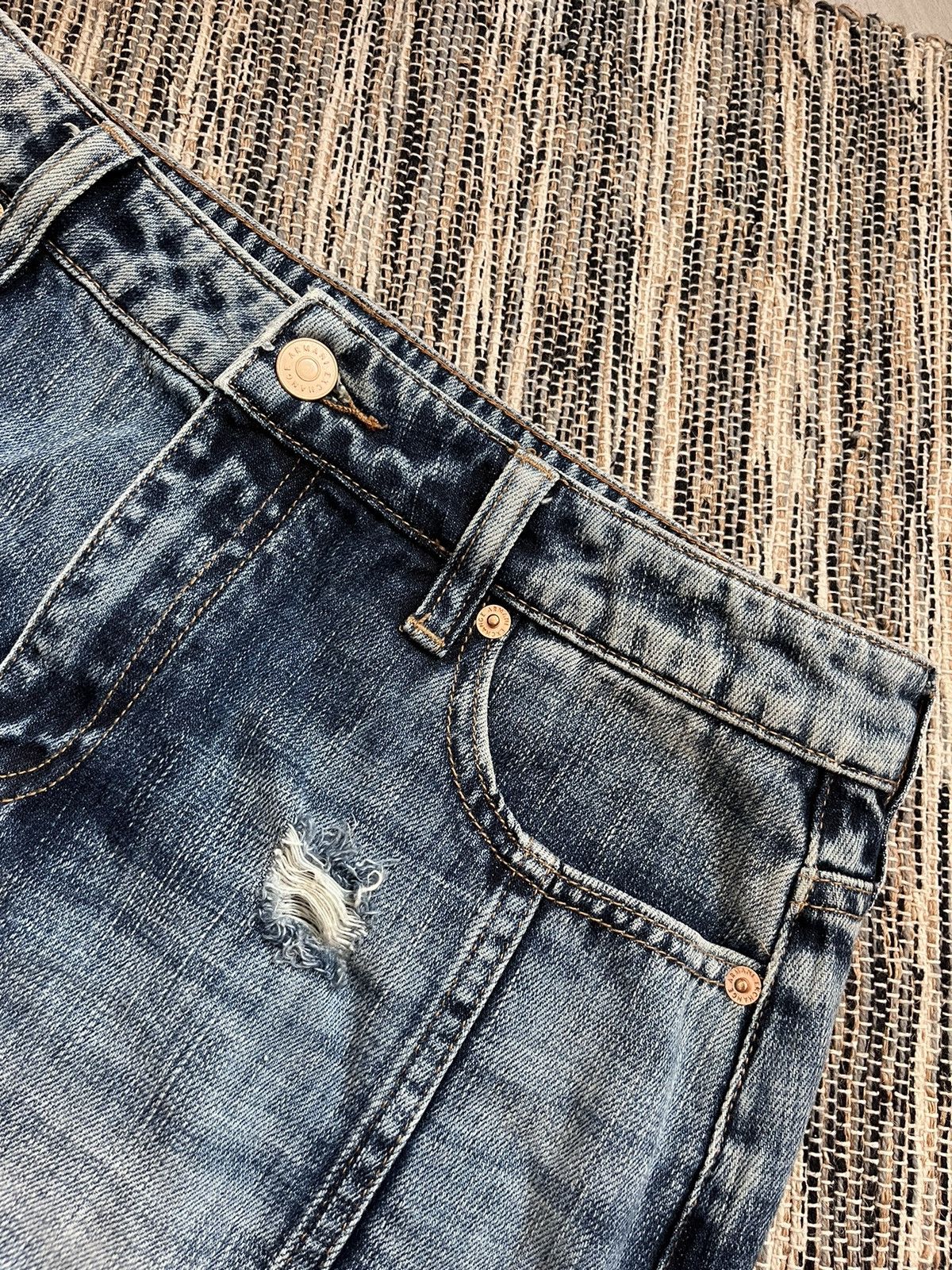 Armani Exchange × Vintage Armani Exchange skirt luxury distressed faded style Size 28" / US 6 / IT 42 - 5 Thumbnail