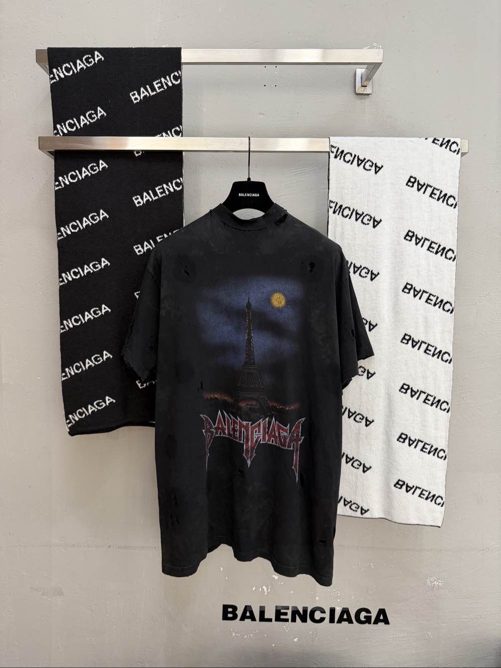 Balenciaga Balenciaga Eiffel Tower Logo T-Shirt Size S Size US S / EU 44-46 / 1 - 1 Thumbnail