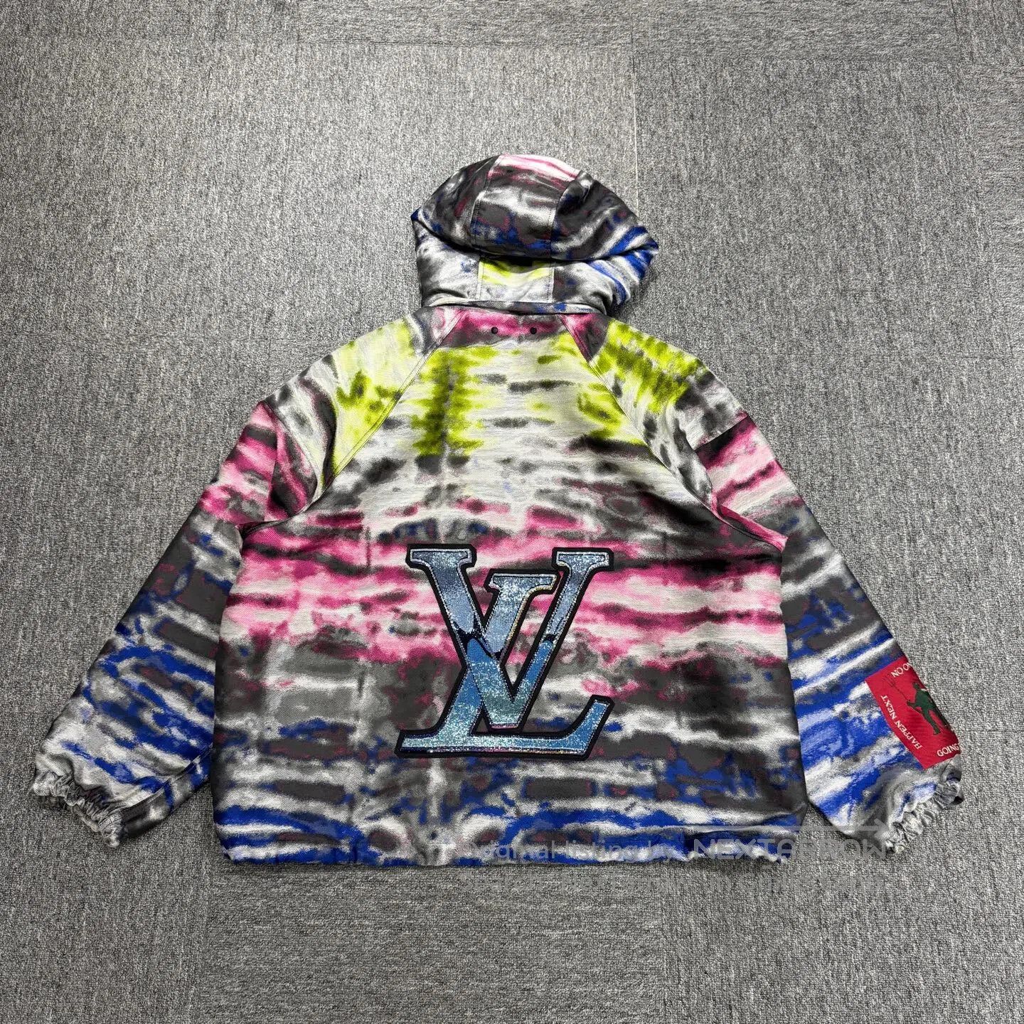 Louis Vuitton Louis Vuitton Dyeing and stringing beads on a jacket for o Size US M / EU 48-50 / 2 - 2 Thumbnail