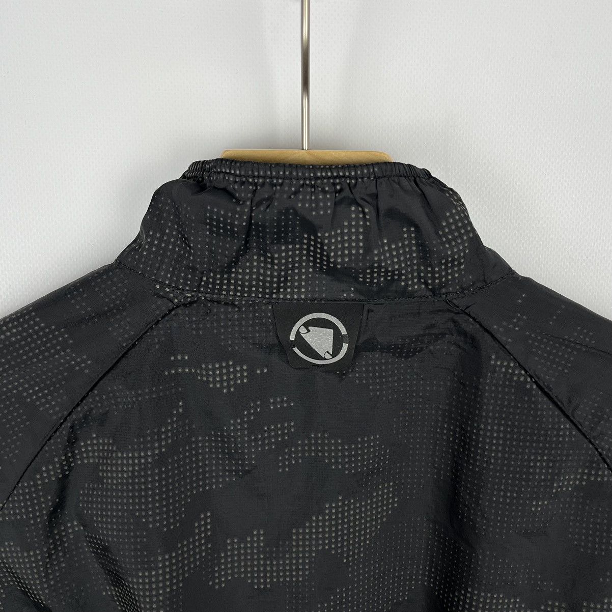 Sports Specialties Endura Full Zip Cycling Jacket Size S Reflective Full Zip Size US S / EU 44-46 / 1 - 16 Thumbnail