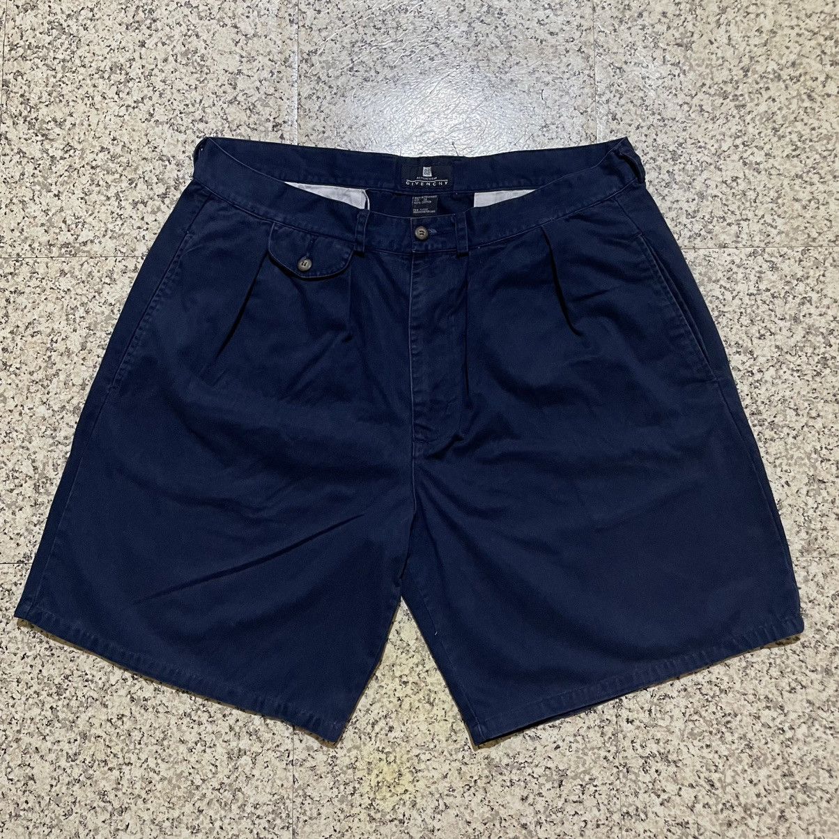Givenchy Vintage Givenchy Activewear Pleated Chino Shorts Navy Blue Size US 36 / EU 52 - 1 Thumbnail