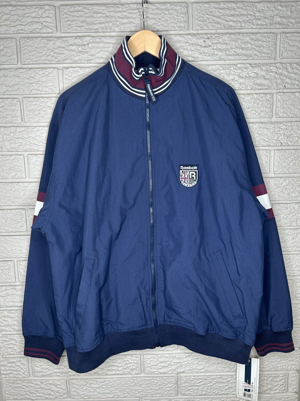 Reebok Vintage Reebok Classic Embroidered Jacket Size US L / EU 52-54 / 3 - 2 Thumbnail