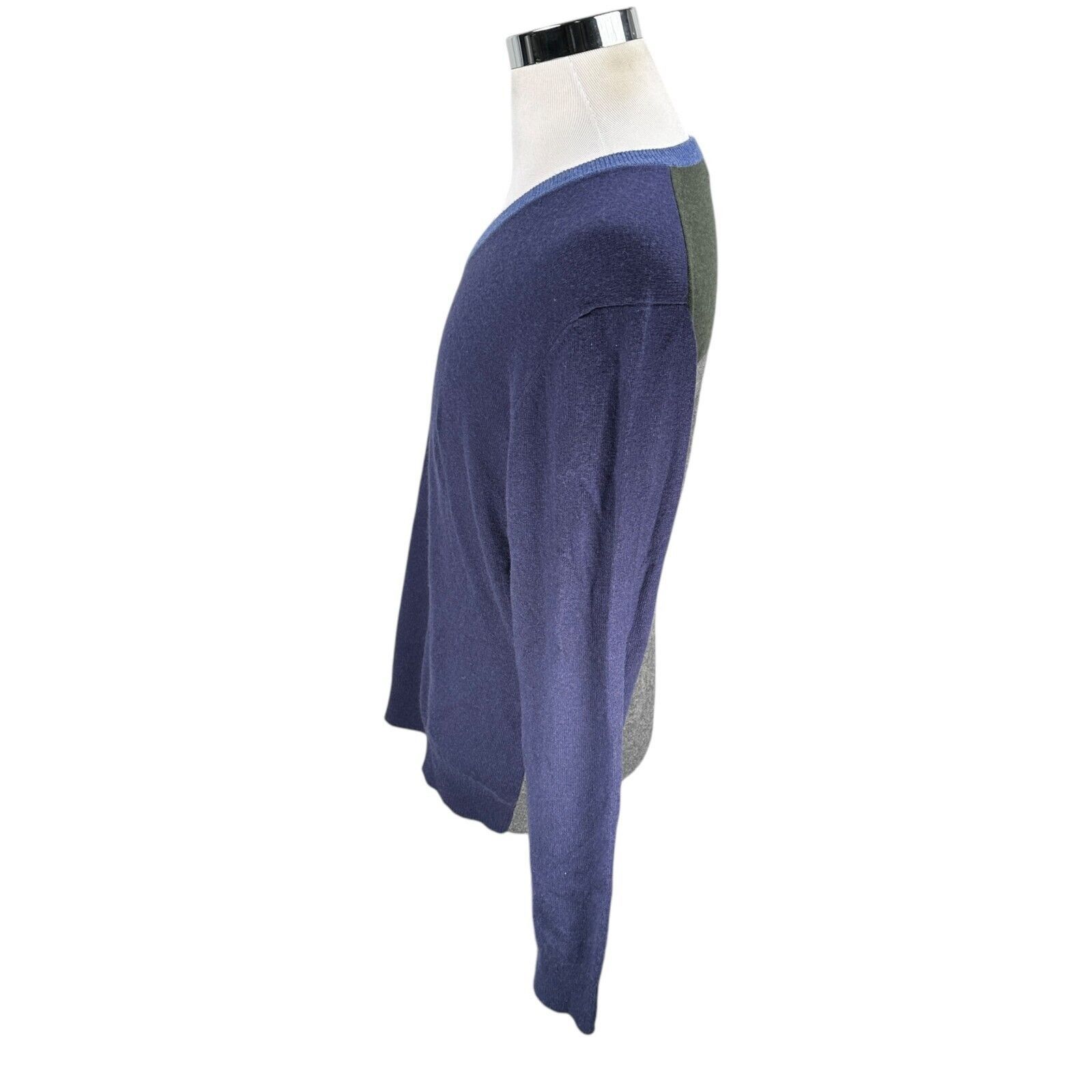 Neiman Marcus Neiman Marcus Sweater Mens Large Blue Gray Green V-Neck Size US L / EU 52-54 / 3 - 3 Thumbnail