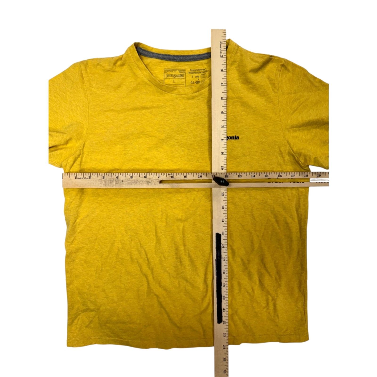 Patagonia Patagonia Responsibili-Tee T-Shirt Logo Short Sleeve Men L Yellow Size US L / EU 52-54 / 3 - 3 Thumbnail