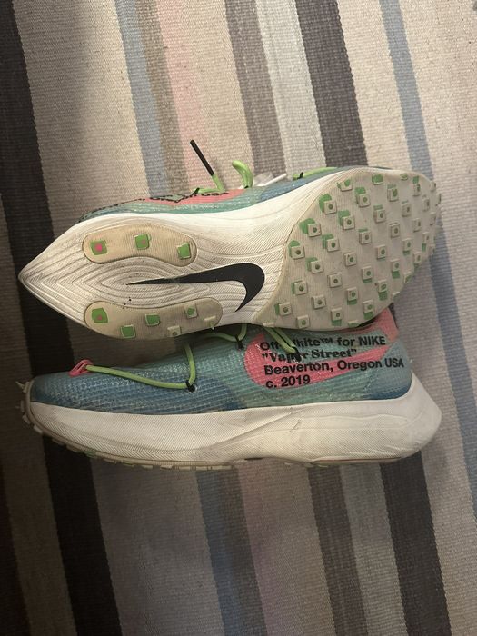 nike running shoes off white