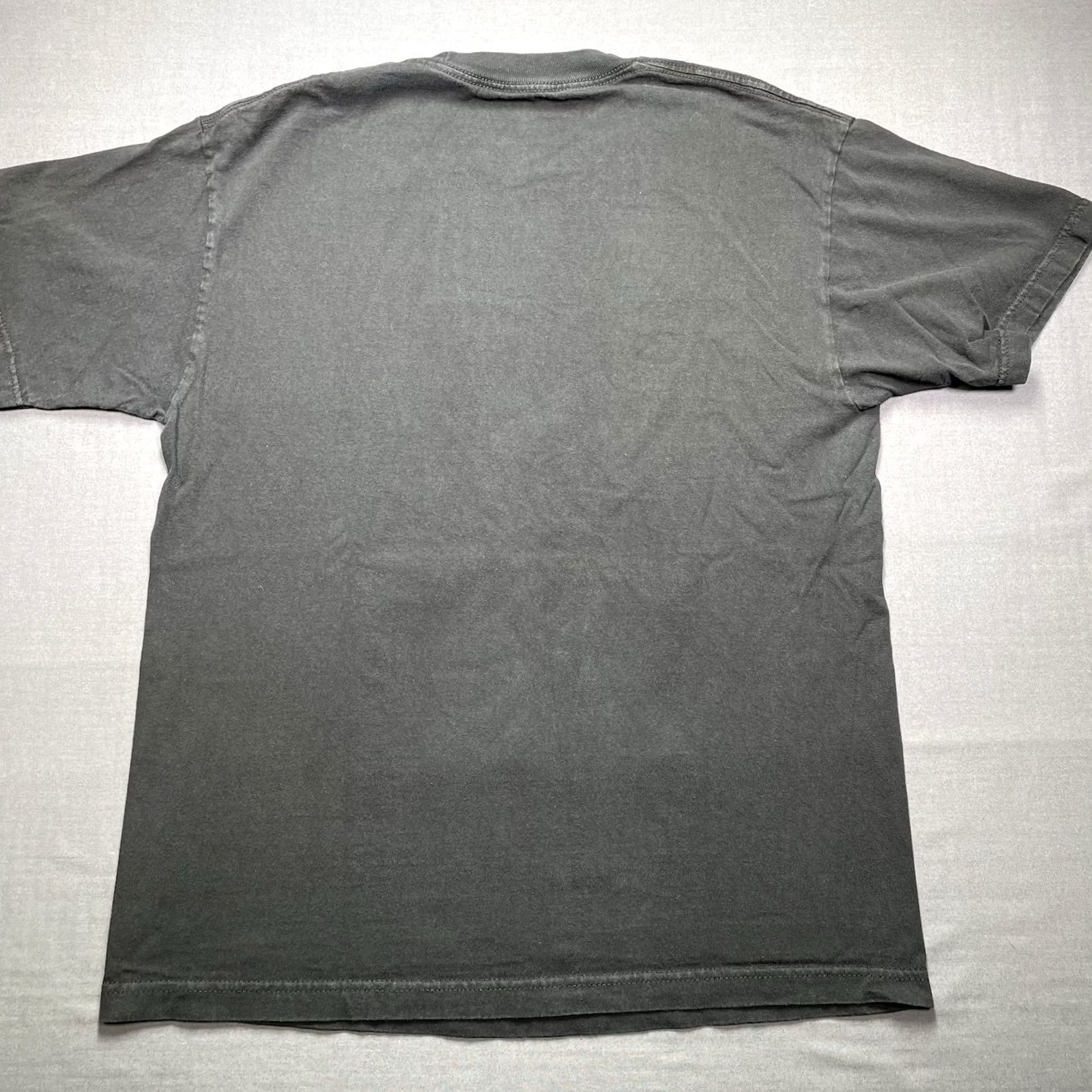 Vintage SAN DIEGO COMIC CON 2017 TSHIRT Large HISTORY OF DEADPOOL BATMAN MASQUERADE Size US L / EU 52-54 / 3 - 5 Thumbnail