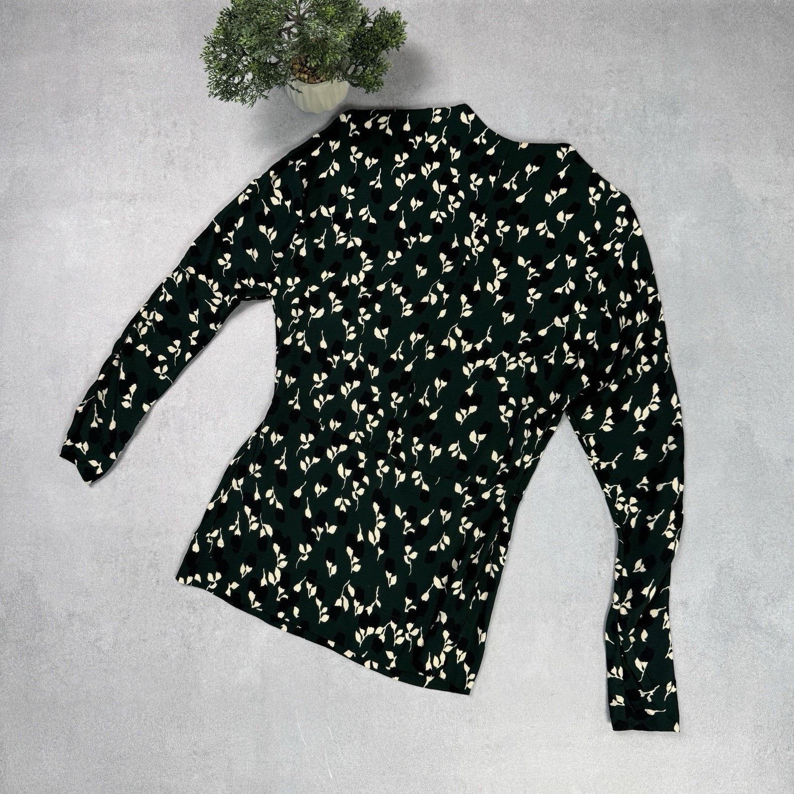 Marni Marni Green White Print Viscose Top Blouse Size 40 Size S / US 4 / IT 40 - 1 Thumbnail