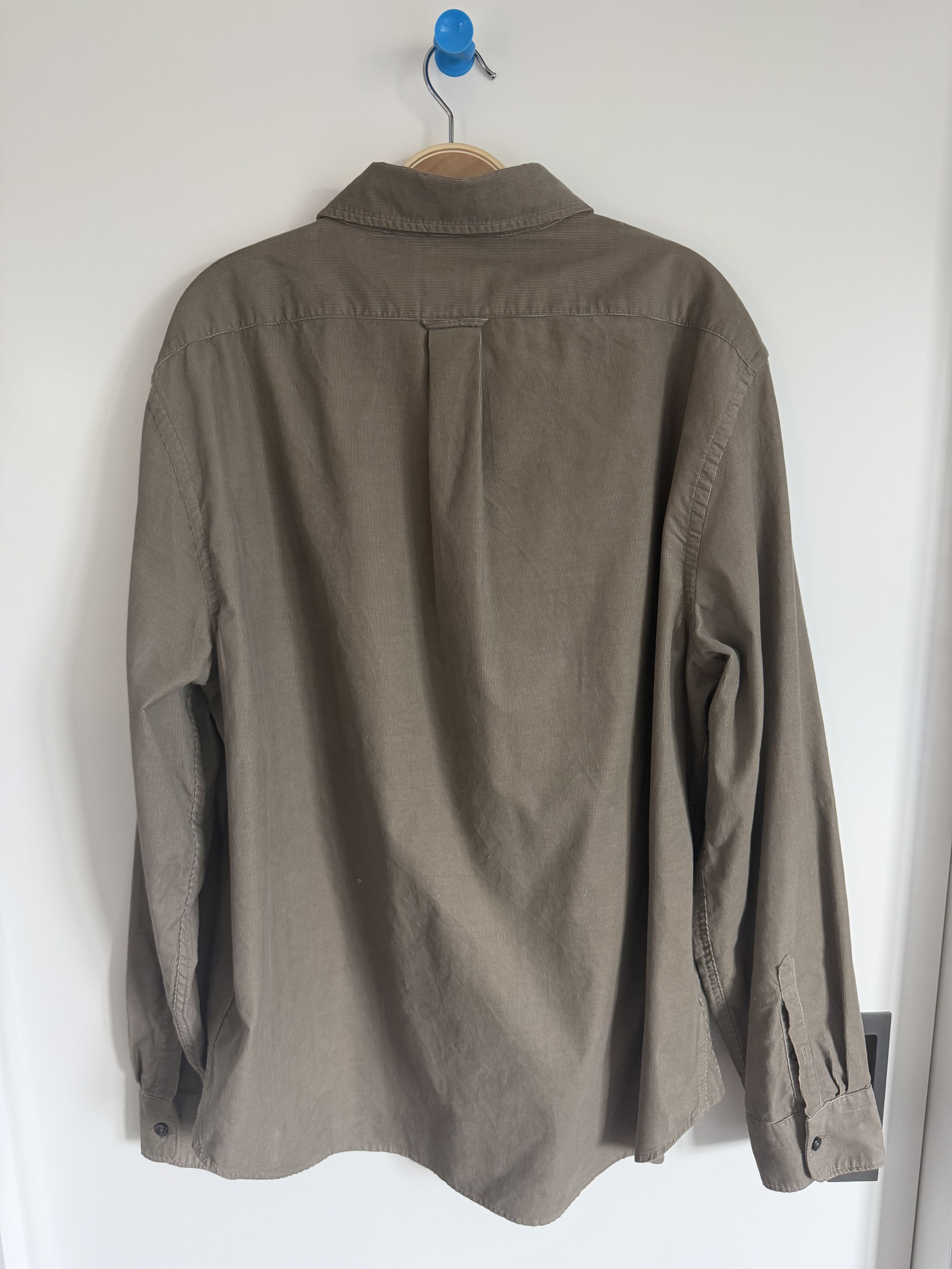 Todd Snyder XL Corduroy Long Sleeve Button Up in Granite Size US XL / EU 56 / 4 - 4 Thumbnail