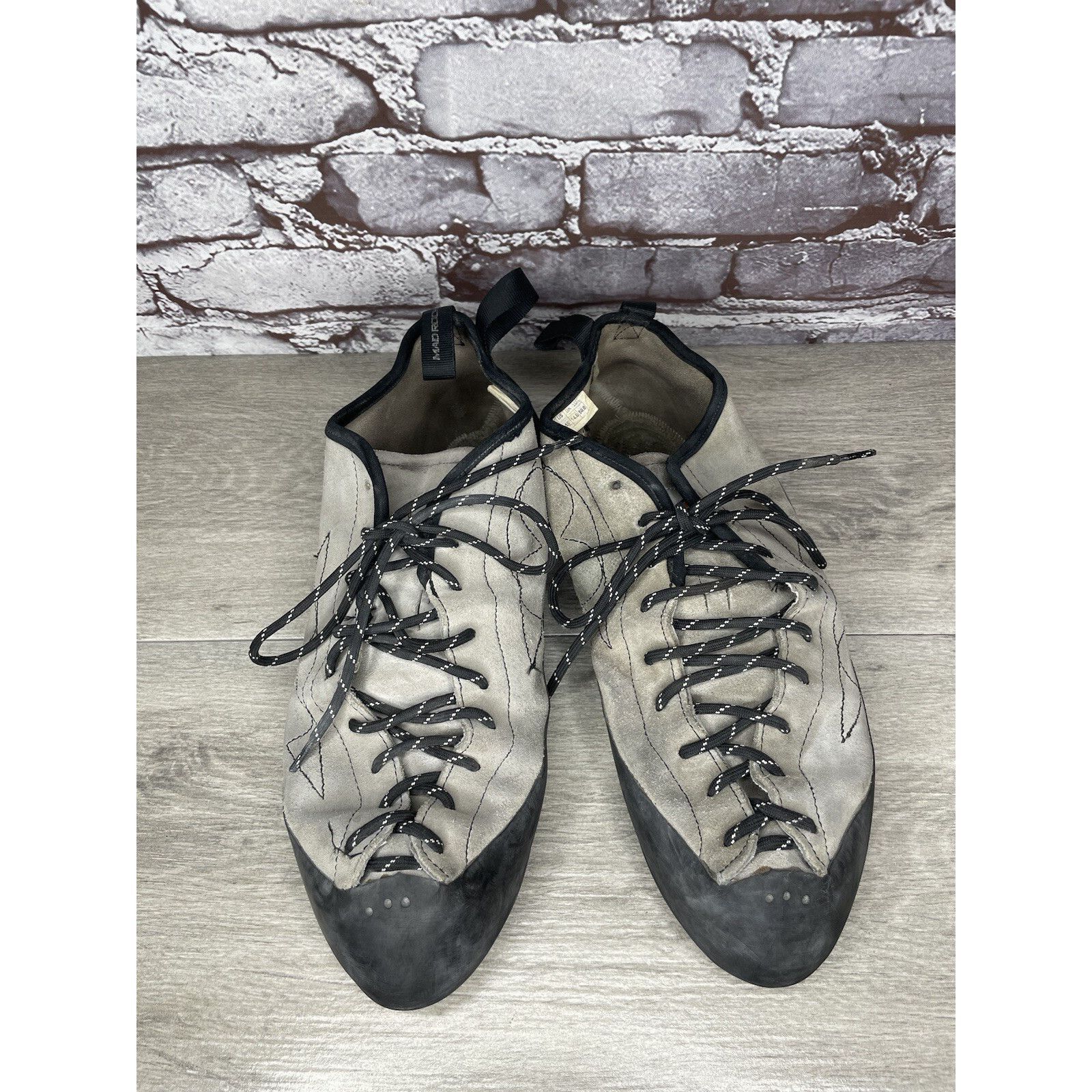 Other Mad Rock Phoenix Gray Synthetic Black Lace Rock Climbing Sho Size US 15 / EU 48 - 15 Thumbnail