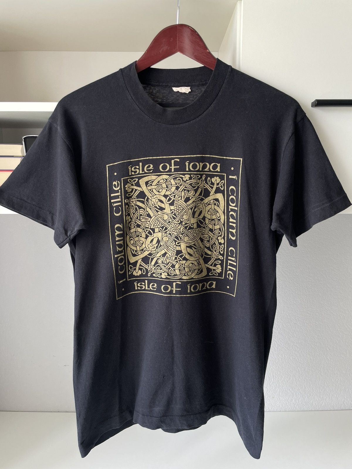 Vintage Vintage 90’s Isle Of Iona T-Shirt I Colum Cille VERY RARE Size US M / EU 48-50 / 2 - 2 Thumbnail