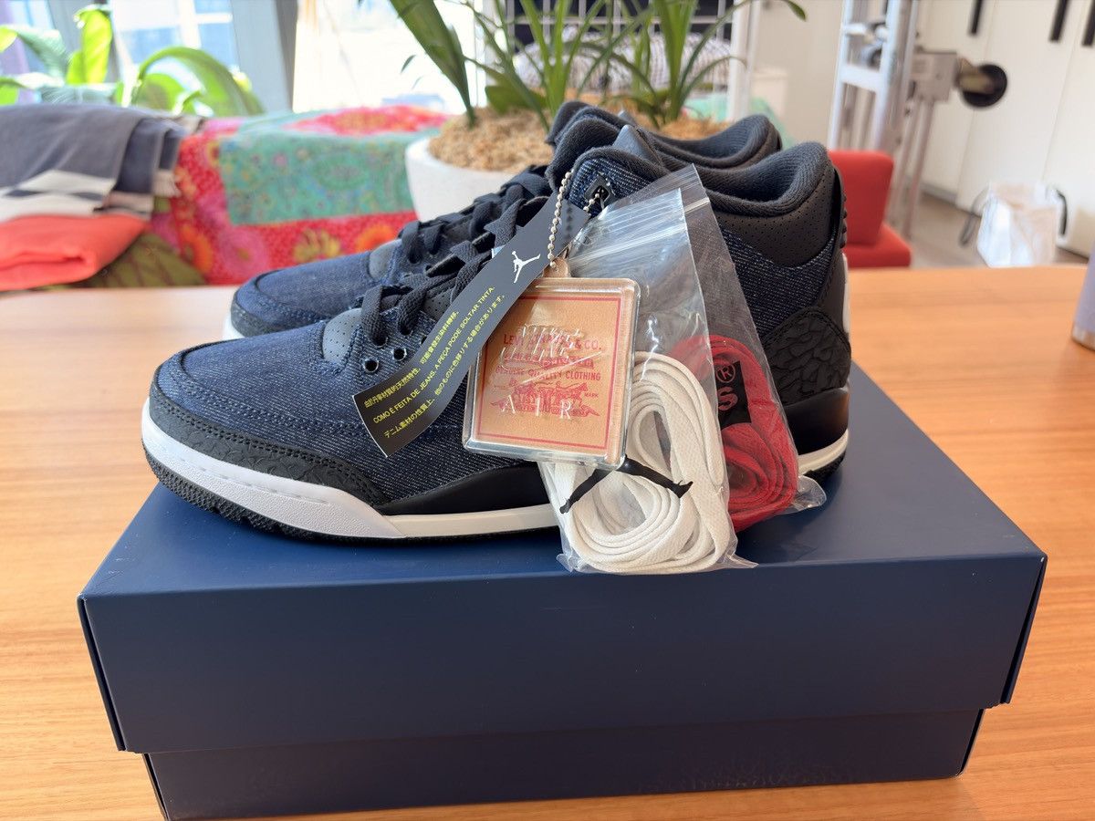 Jordan Brand × Levi's Air Jordan 3 x Levi's Indigo Denim US 10 Deadstock Size US 10 / EU 43 - 3 Thumbnail