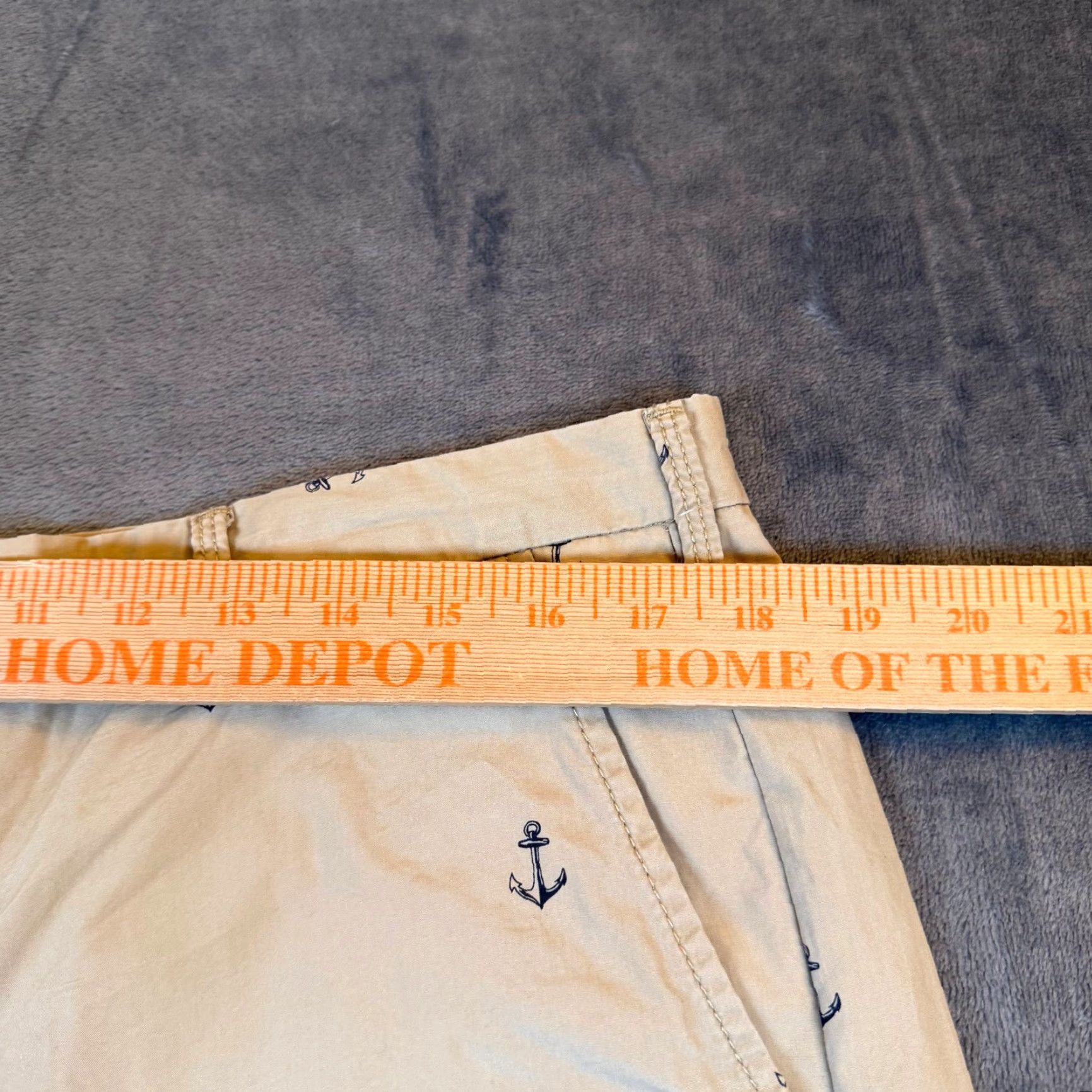 Izod VINTAGE IZOD Saltwater Chino Shorts Mens 34 Tan Khaki Anchor Print 9.5 Inseam Cotton Size US 34 / EU 50 - 7 Thumbnail