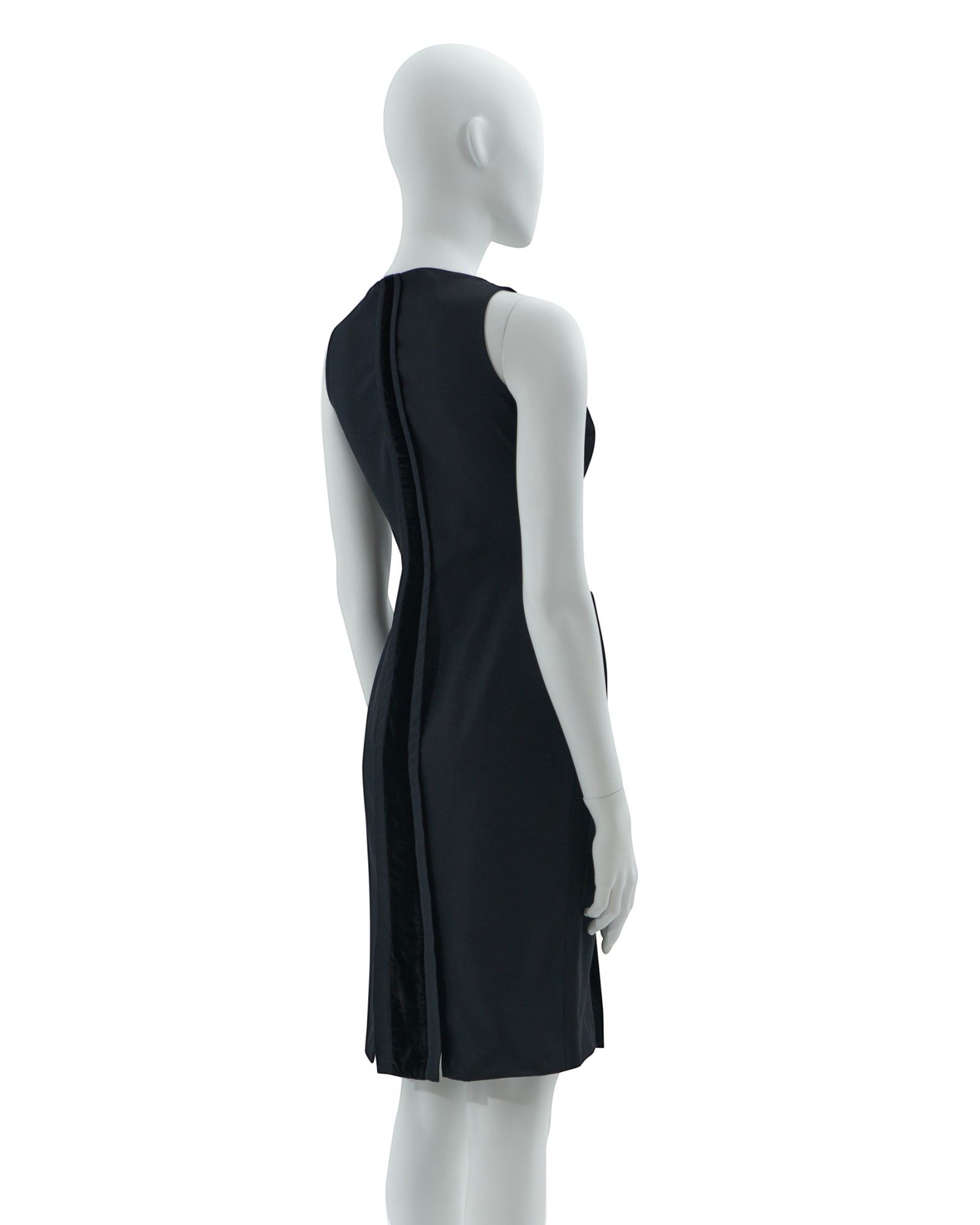 Gucci by Tom Ford F/W 2004 Black sleveless velvet sheath dress Size XS / US 0-2 / IT 36-38 - 4 Thumbnail
