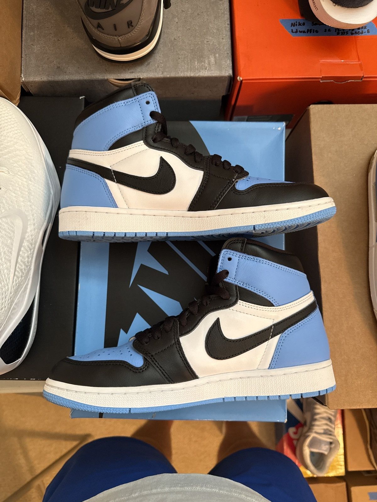 Jordan Brand Jordan 1 UNC Toe Size 8.5 Size US 8.5 / EU 41-42 - 6 Thumbnail