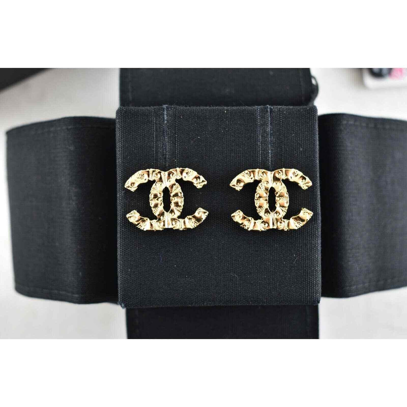 Chanel Chanel Gold Interlocking Hammered Drop Statement Earrings Size ONE SIZE - 5 Thumbnail