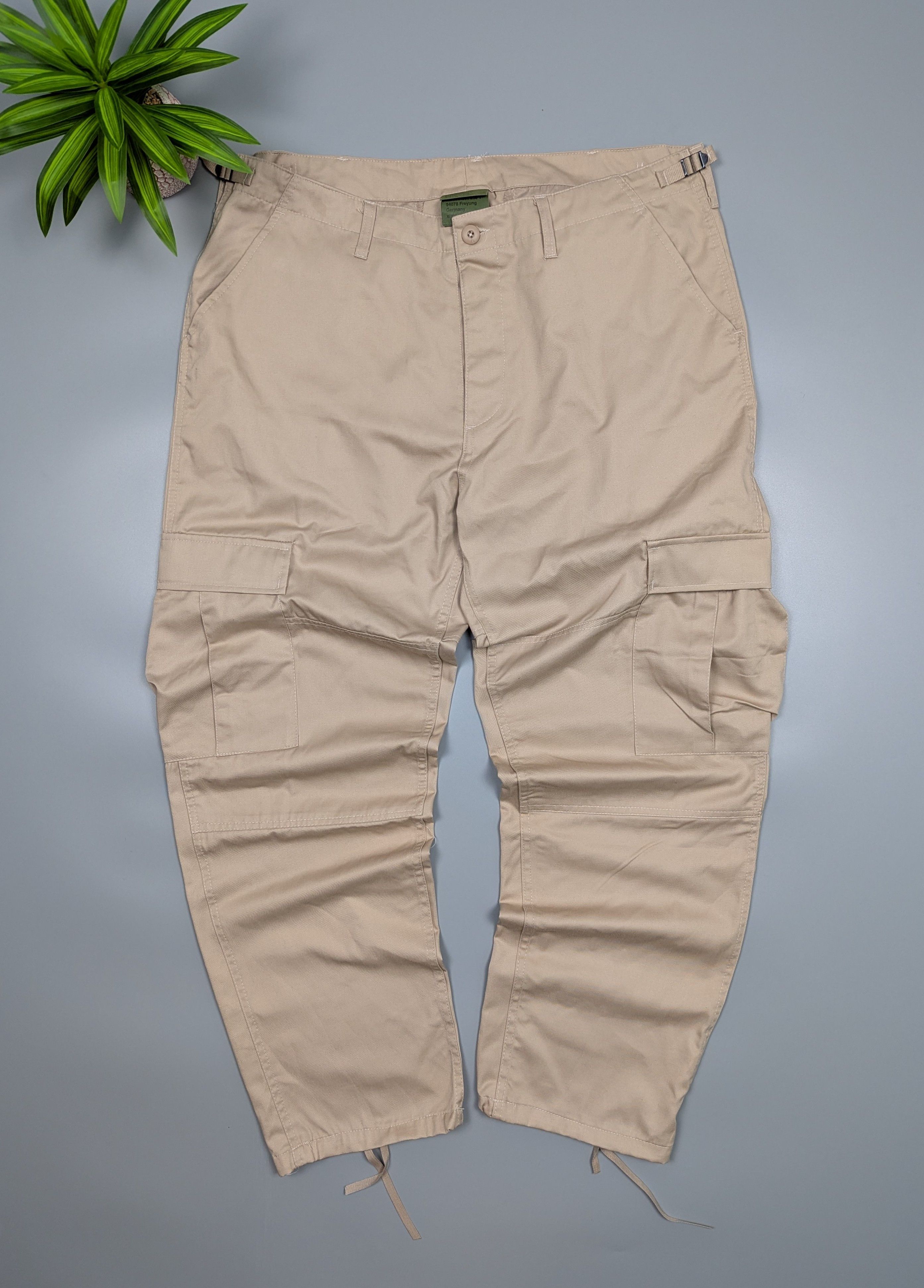 Levi's Vintage Clothing US Army VTG Beige Cargo Pants W39-43 L33-34 Size US 40 / EU 56 - 1 Thumbnail