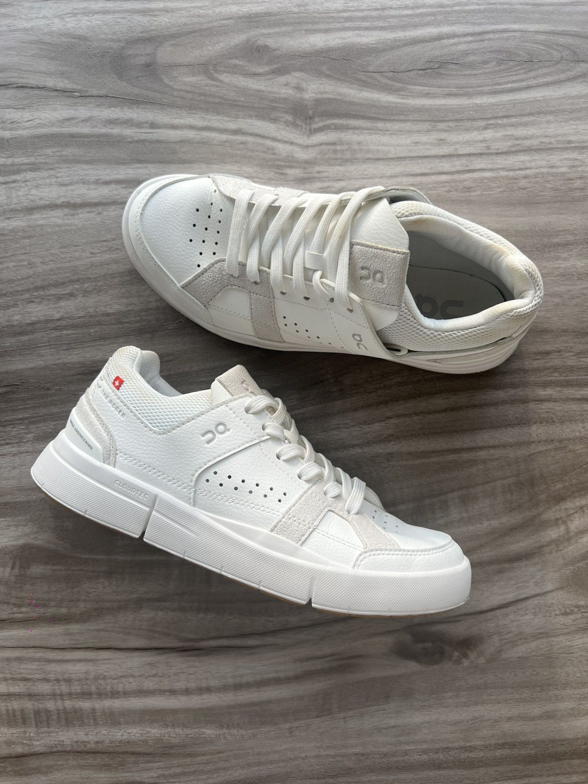 On ON Cloud The Rodger Size 5 Women’s Size US 5 / IT 35 - 1 Thumbnail
