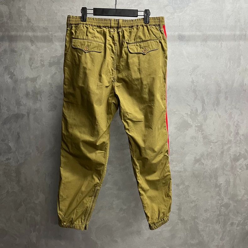 Gucci Gucci The latest kaki side striped trousers leg zipper spor Size US 34 / EU 50 - 2 Thumbnail