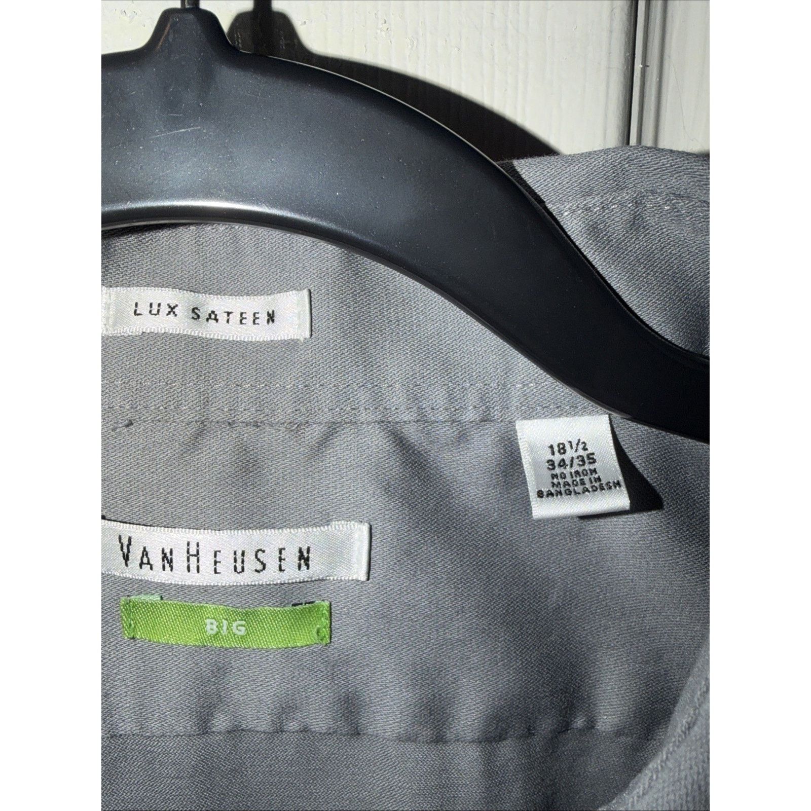 Van Heusen Van Heusen Men 18 1/2 34/35 Grey Satin Button Up Shirt Size US XXL / EU 58 / 5 - 5 Thumbnail