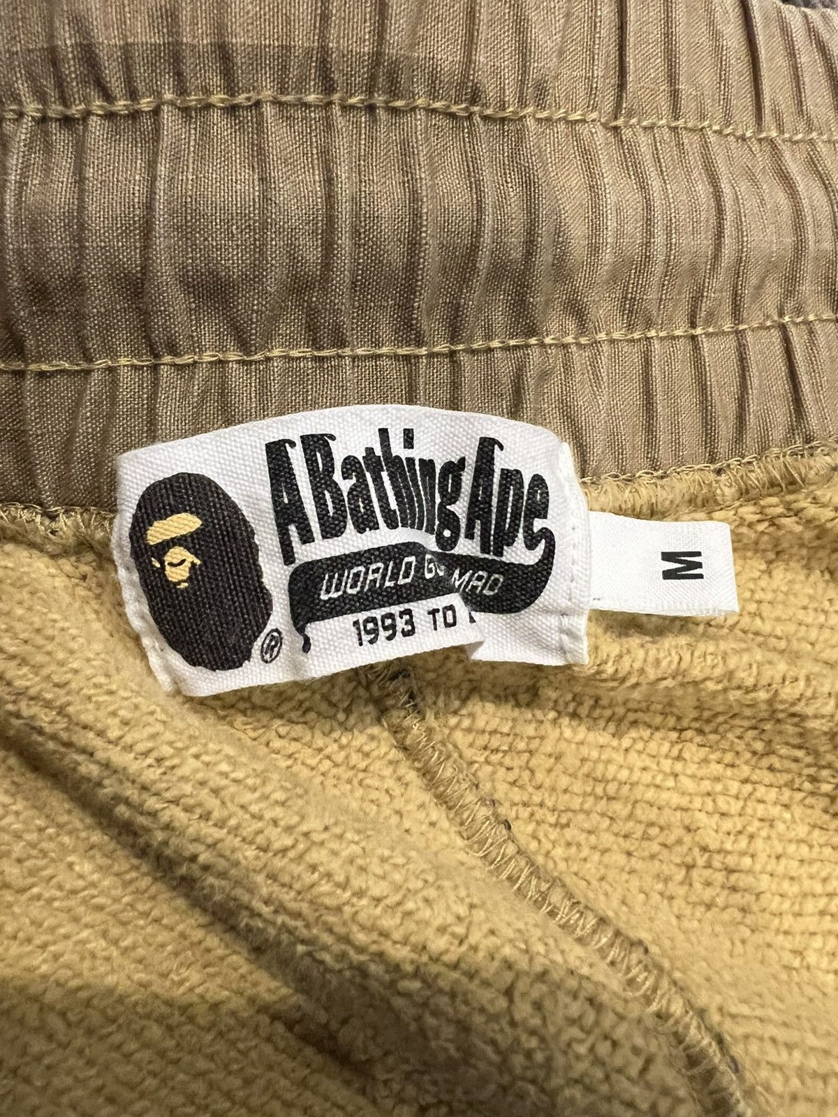 Bape A Bathing Ape Yellow Camo Tiger Shark Cargo Pants Medium Size US 32 / EU 48 - 8 Thumbnail