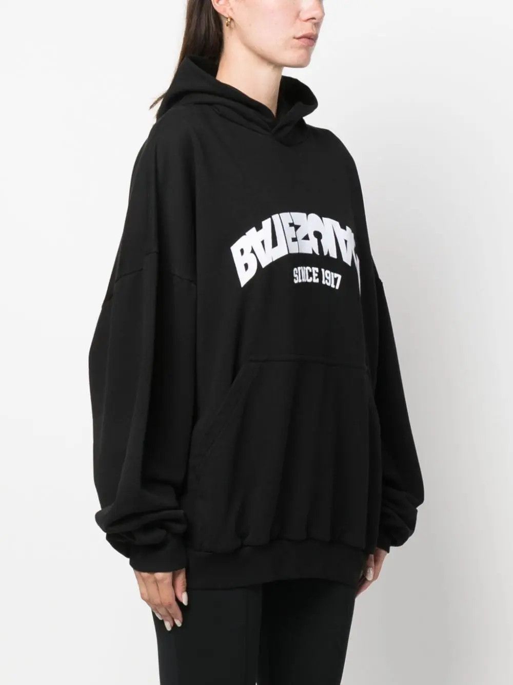 Balenciaga o1w1db10625 Back Flip Round Hoodie Oversized in Black Size M / US 6-8 / IT 42-44 - 4 Thumbnail