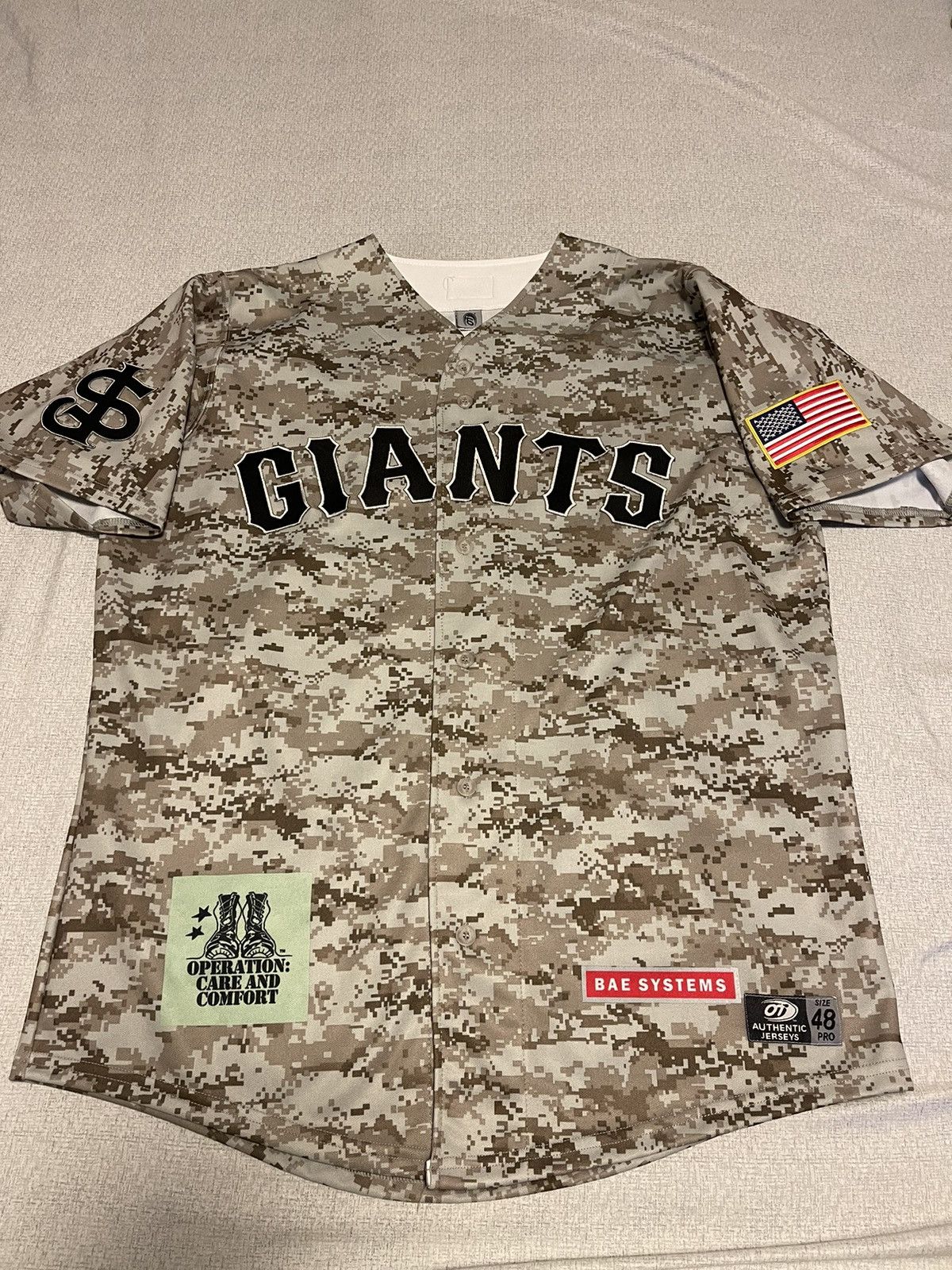 image of Sj Giants Size 48 San Jose Camo Jersey 55 Autographed Camo, Men's