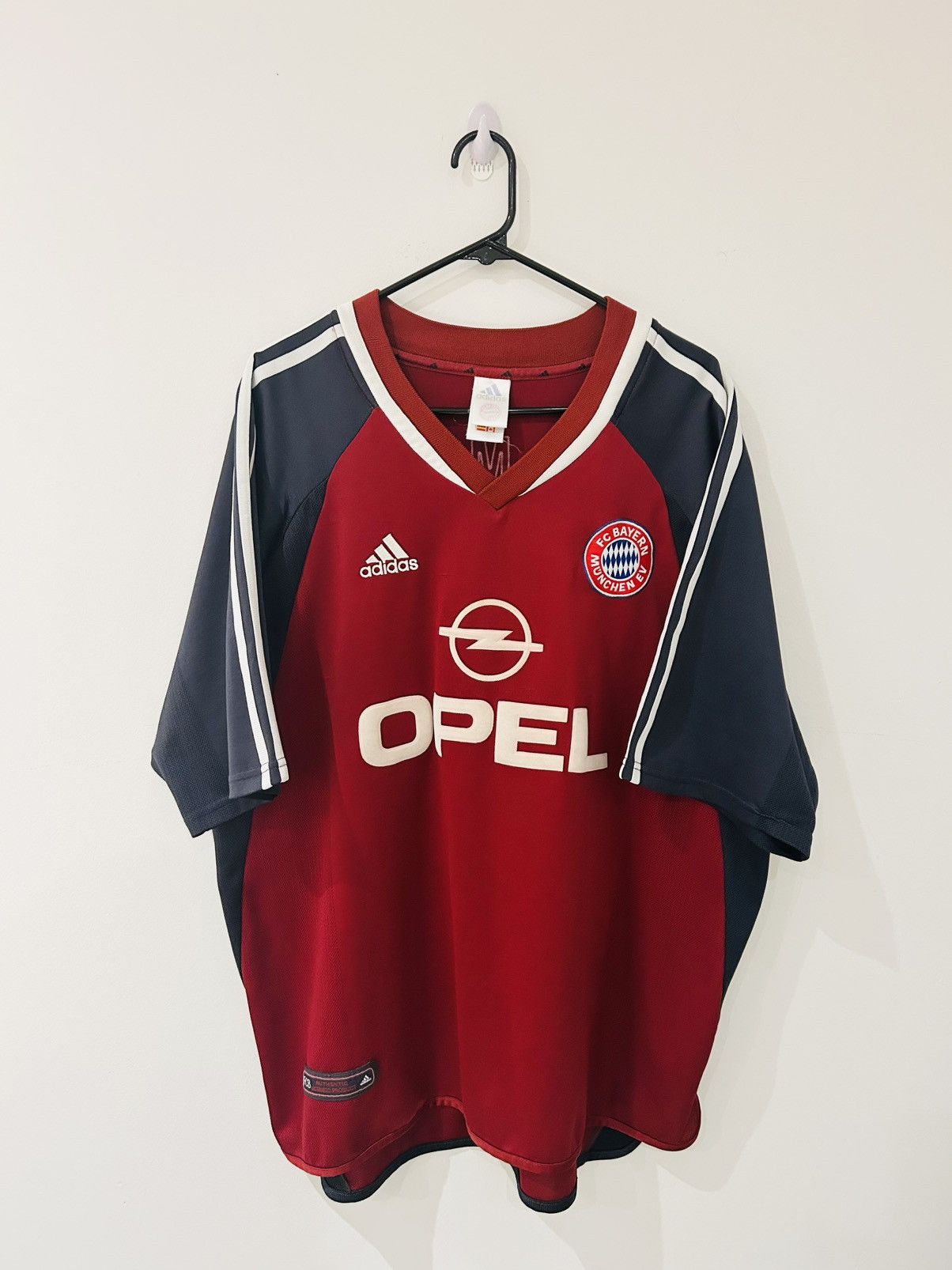Adidas Bayern 00s training jersey Size US XL / EU 56 / 4 - 1 Thumbnail