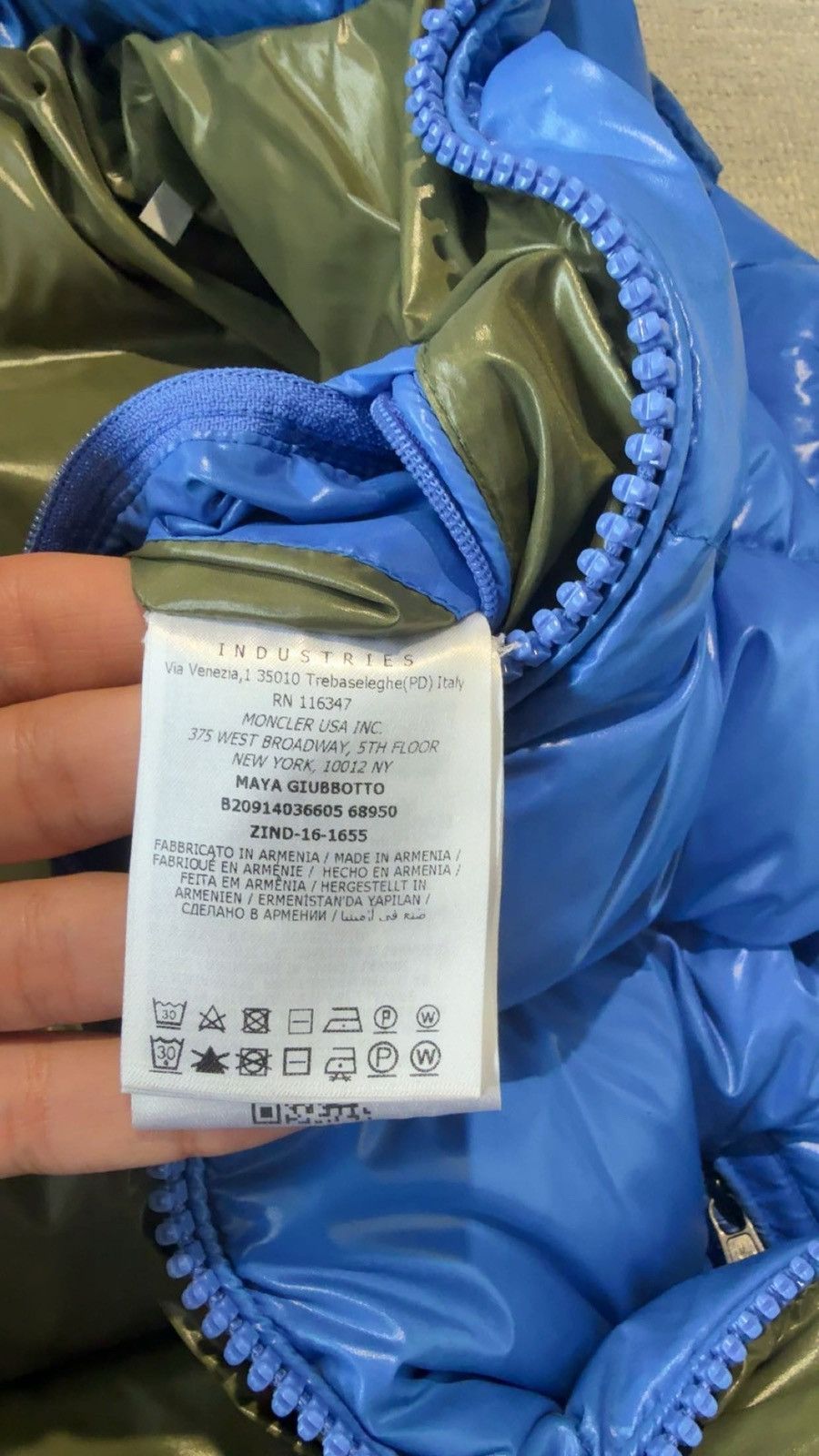 Moncler Super Rare Moncler Maya (3/M/L) Size US M / EU 48-50 / 2 - 8 Thumbnail