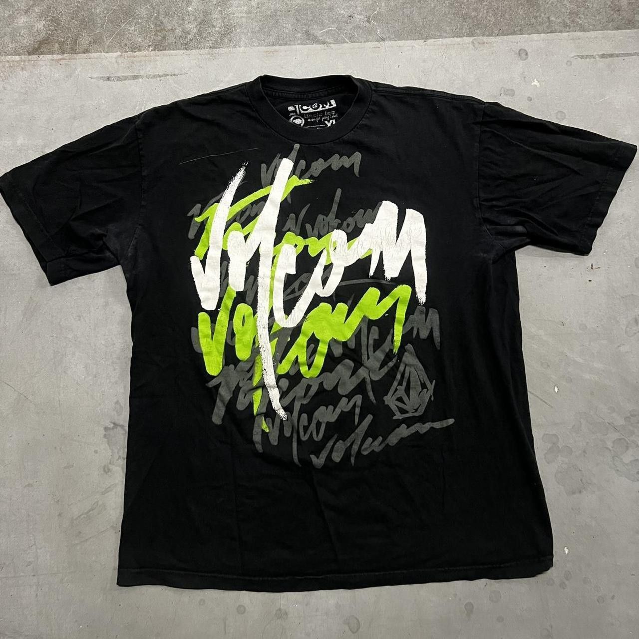 Volcom Crazy Vintage Y2K/2000s Volcom Skater Style Graphic Tee! Size US XL / EU 56 / 4 - 1 Thumbnail