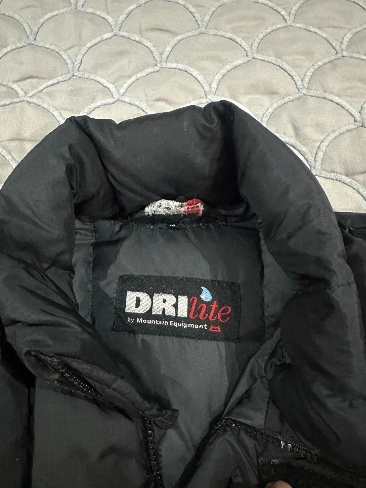 Mountain Equipment MOUNTAIN EQUIPMENT DRILITE DOWN JACKET MENS SIZE M Size US M / EU 48-50 / 2 - 7 Thumbnail