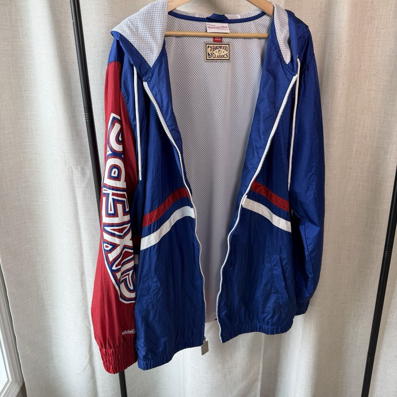 Mitchell & Ness Mitchell & Ness 76ers Hardwood Classics WindbreakerXL Fall22 Size US XL / EU 56 / 4 - 2 Thumbnail