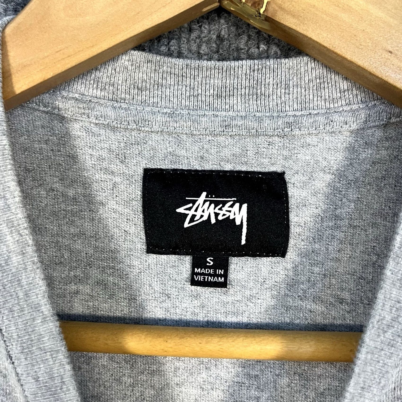 Logo 7 VINTAGE Stussy T-Shirt Mens Small Gray Embroidered Logo Skate Streetwear 90s Size US S / EU 44-46 / 1 - 3 Thumbnail