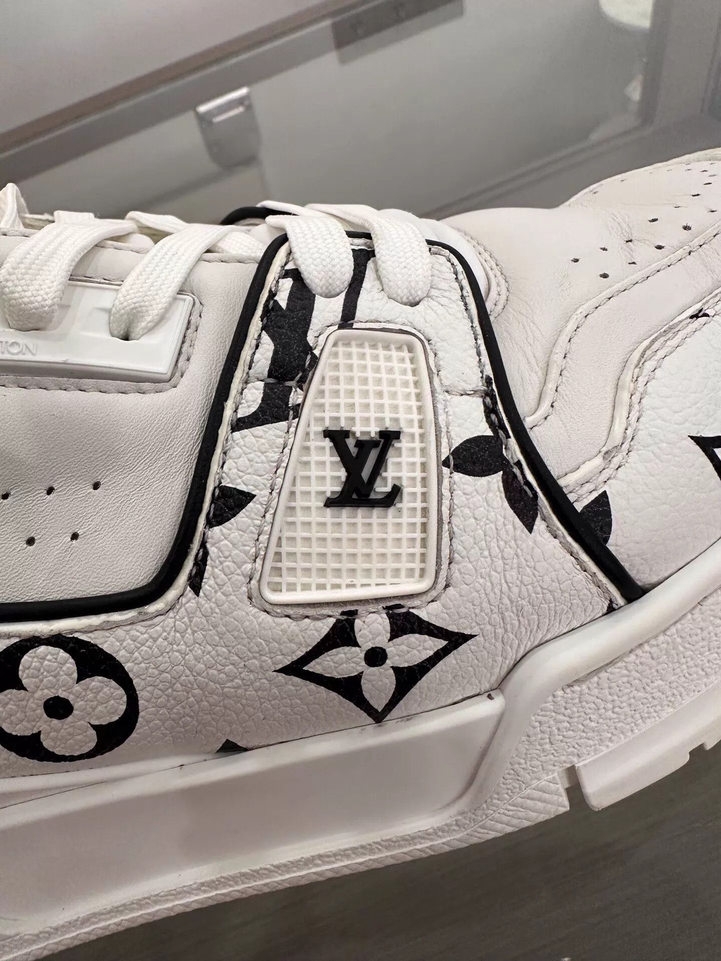 Louis Vuitton LV Men's AOP Black Monogram Trainer 40 EU 99 New Size US 7 / EU 40 - 7 Thumbnail
