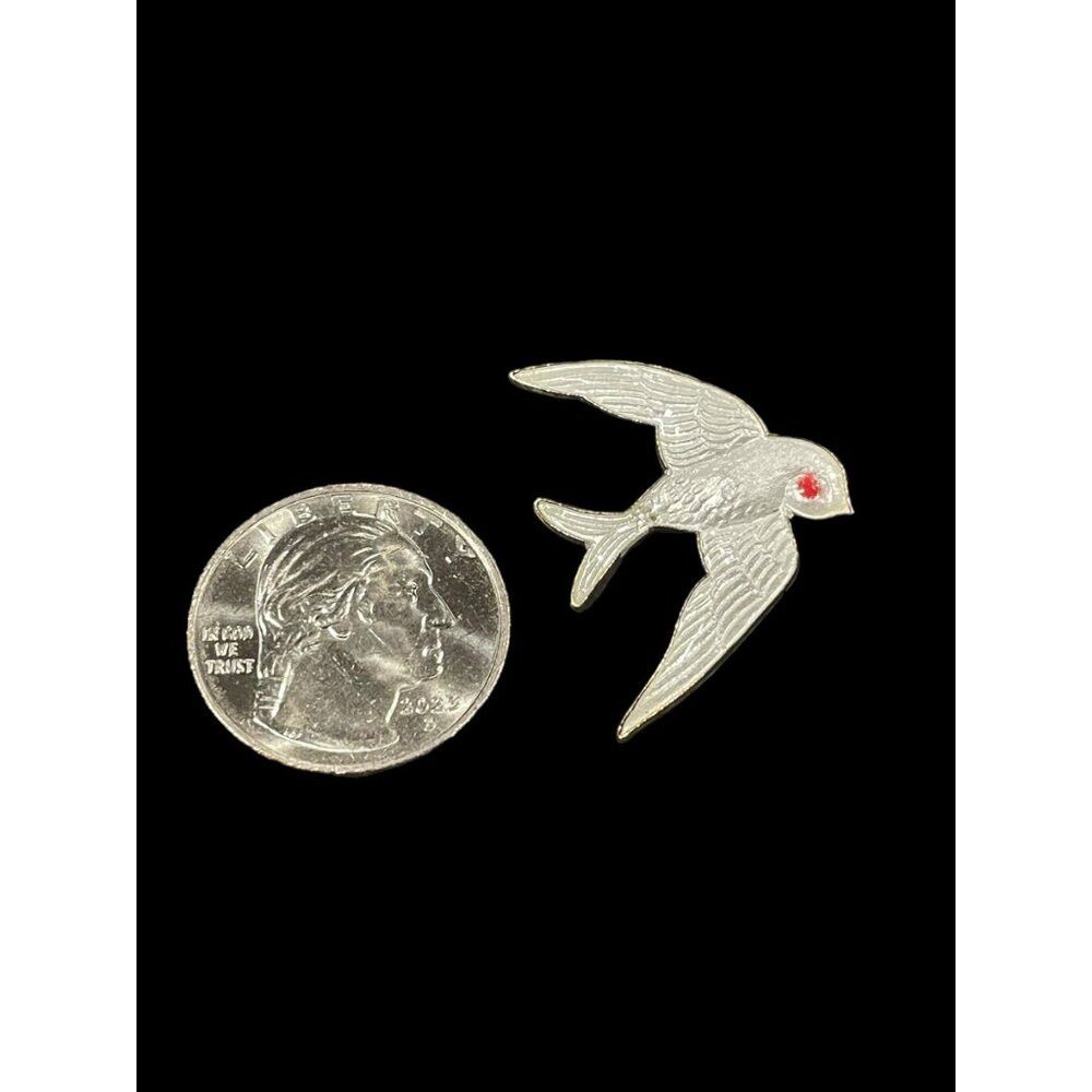 Jewelry × Vintage Silver Tone Red Eye Flying Sparrow or Swallow Bird Pin Size ONE SIZE - 3 Thumbnail