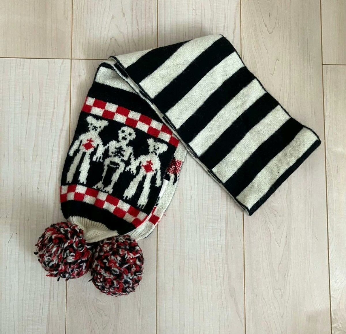 Vivienne Westwood Vivienne Westwood Bear Pom Scarf Size ONE SIZE - 1 Thumbnail