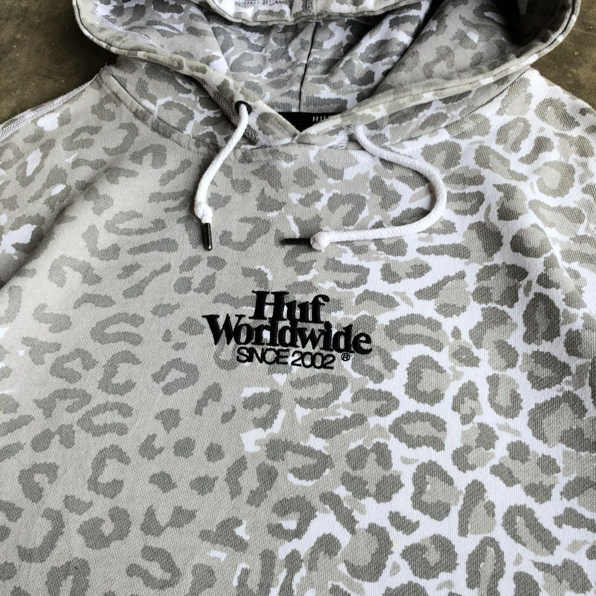 Japanese Brand RARE🔥2000s HUF Worldwide Panthera Leopard Motif Hoodie Size US XL / EU 56 / 4 - 3 Thumbnail