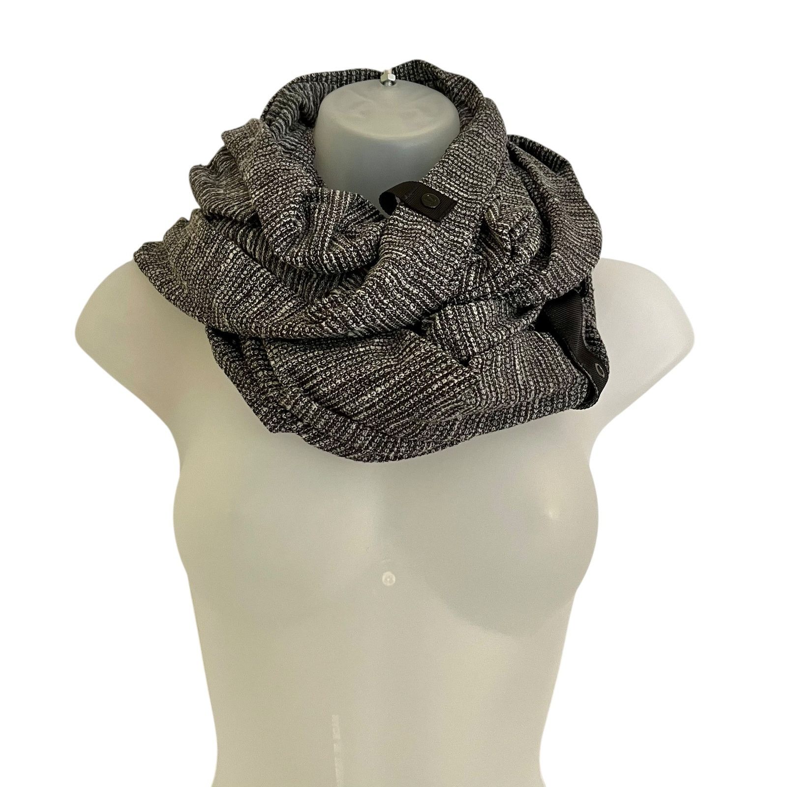 Lululemon Lululemon Coco Pique Black White Vinyasa Scarf Size ONE SIZE - 1 Thumbnail