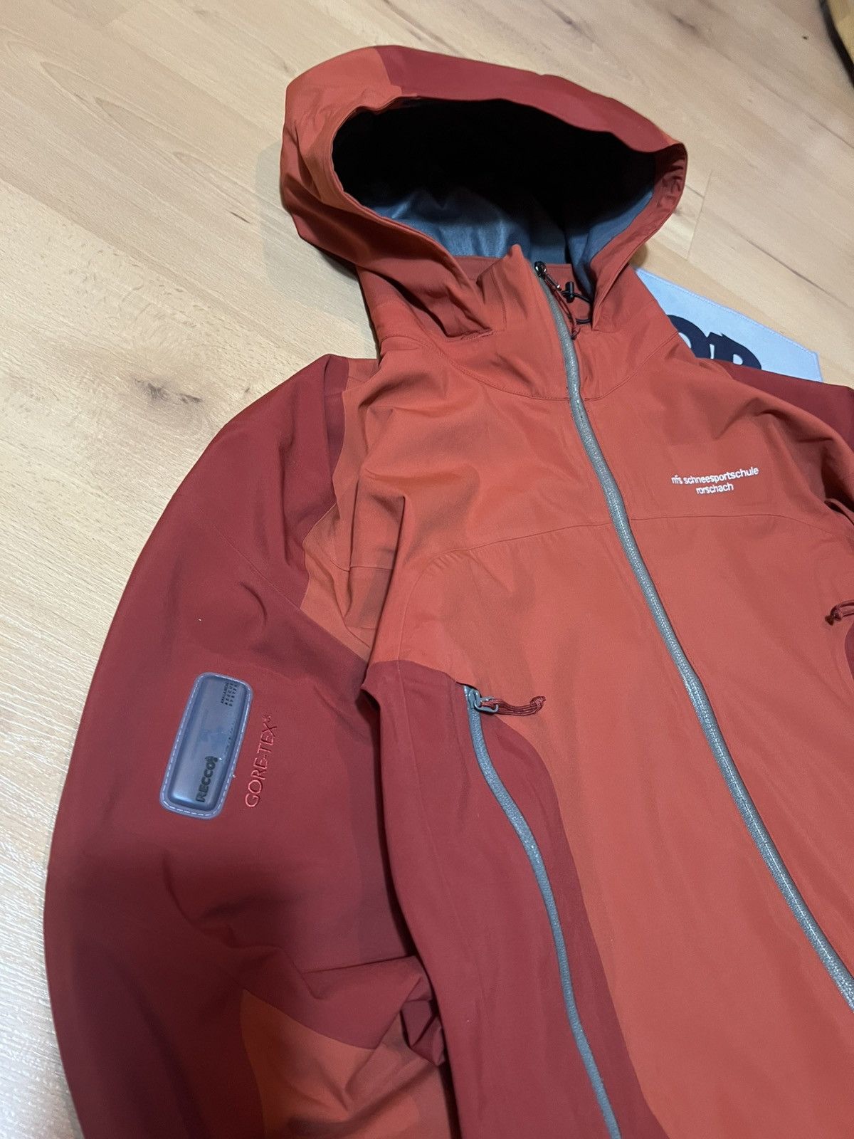 Arc'teryx Arc’teryx Vintage Gore Tex Jacket Red RECCO Size US L / EU 52-54 / 3 - 10 Thumbnail