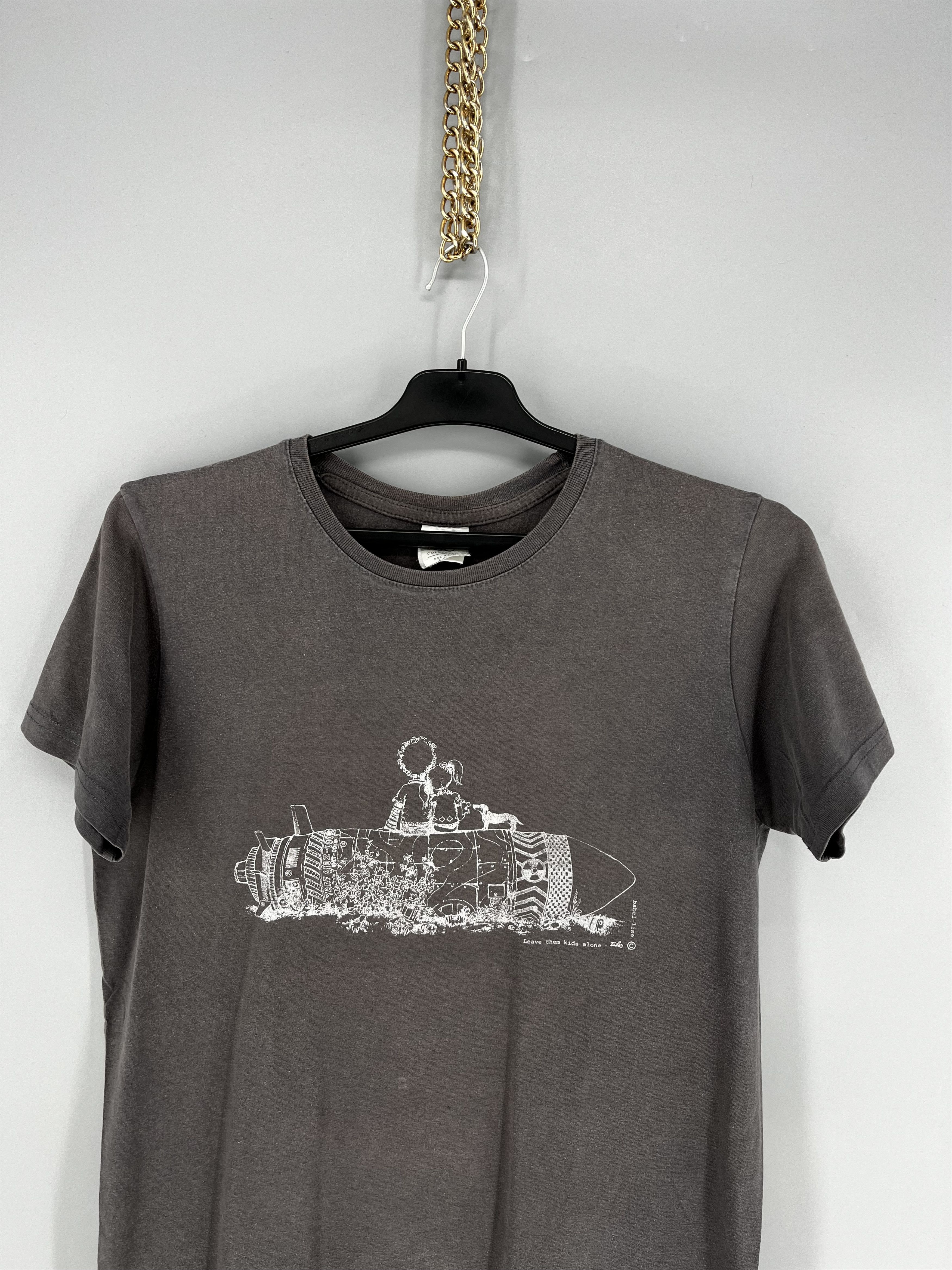 Other Vintage Leave Them Kids Alone Graphic Tee Size US M / EU 48-50 / 2 - 6 Thumbnail
