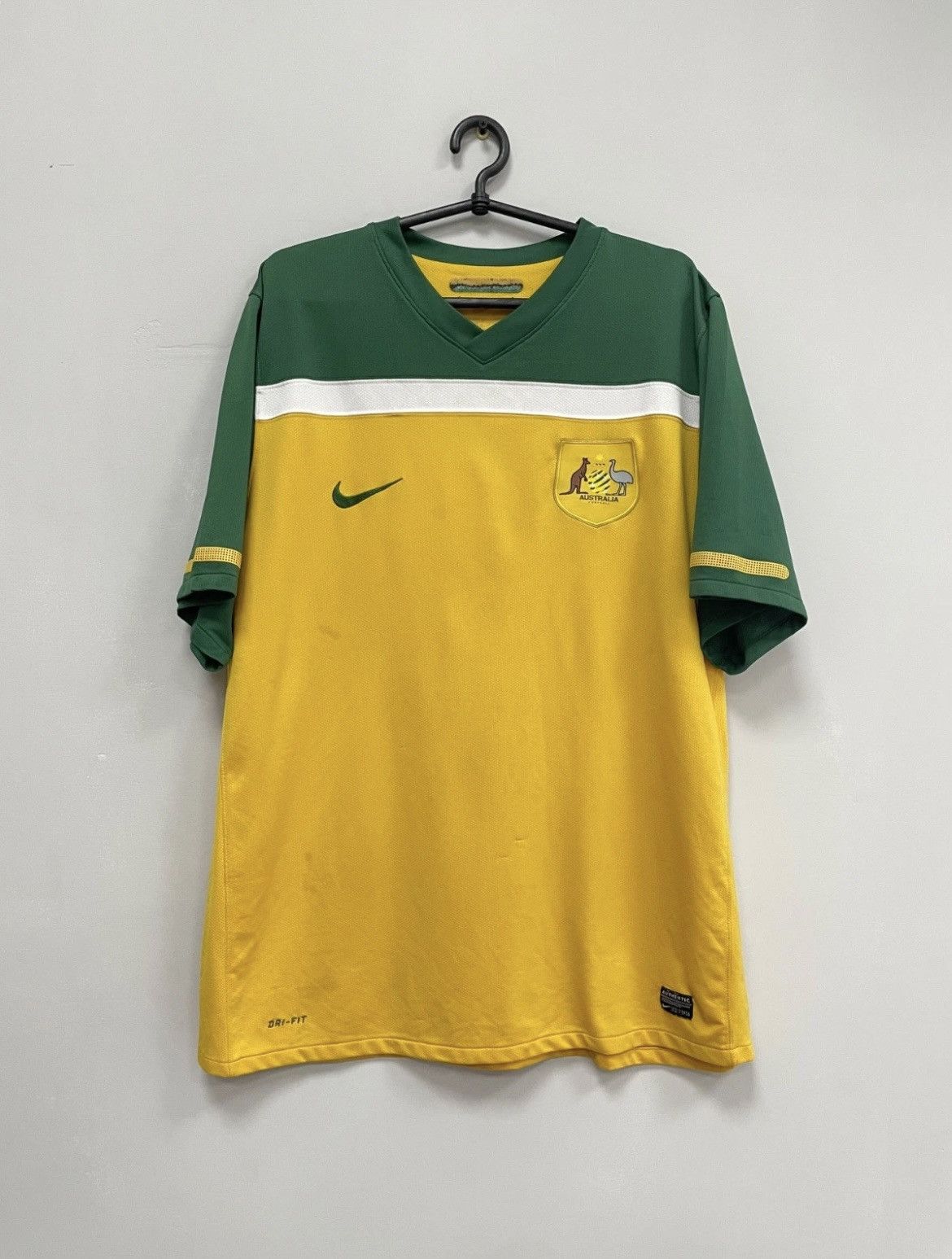 Nike Australia 2010/2012 Home Football Shirt Soccer Jersey Nike Size US XXL / EU 58 / 5 - 1 Thumbnail