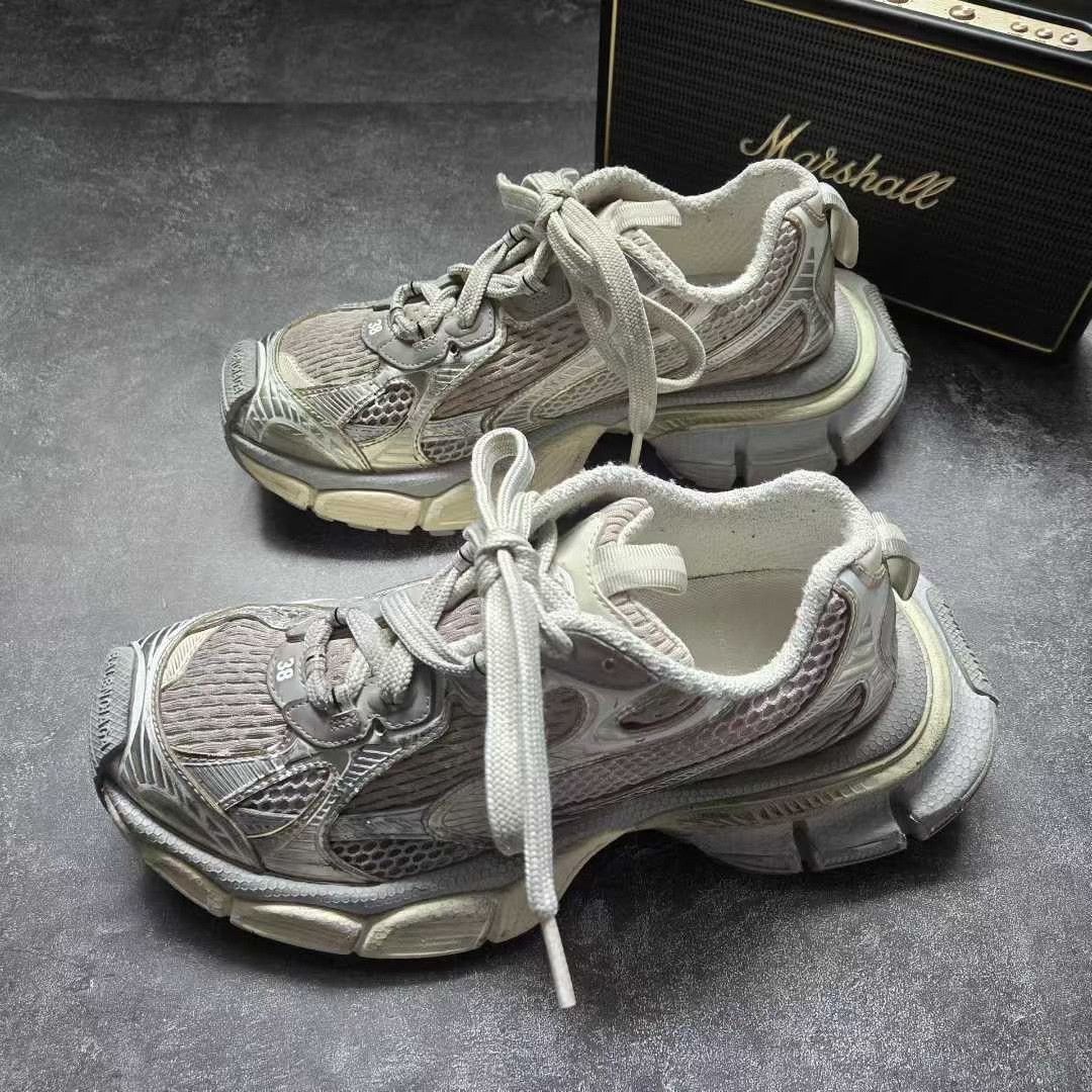Balenciaga Balenciaga Beige Lowtop Sneakers XXXL Women Size US 8 / IT 38 - 1 Thumbnail