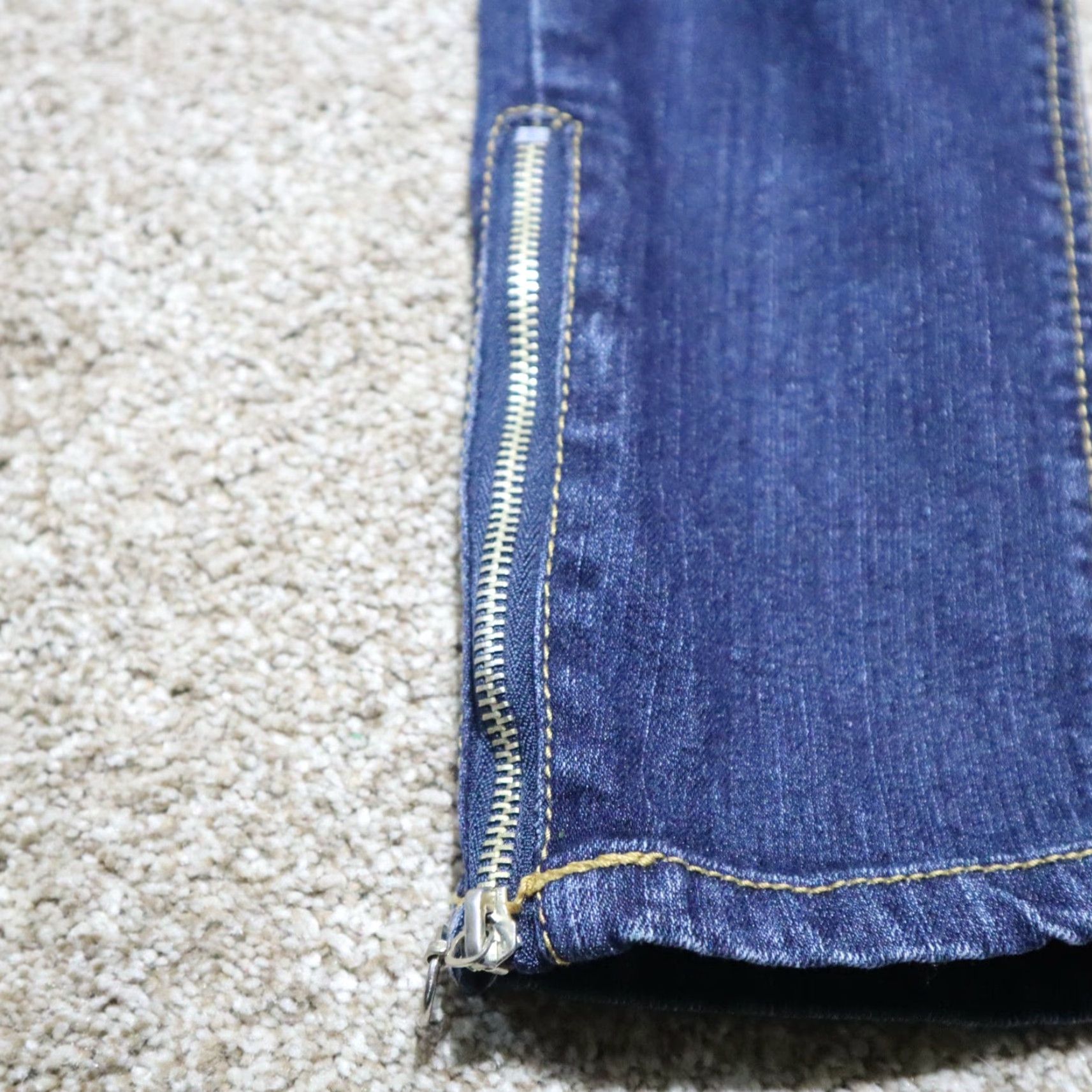 Rocawear Rocawear Jeans Women Size 5 Blue Straight Leg Embroidered Zip Ankle Pockets Size 27" / US 4 / IT 40 - 6 Thumbnail