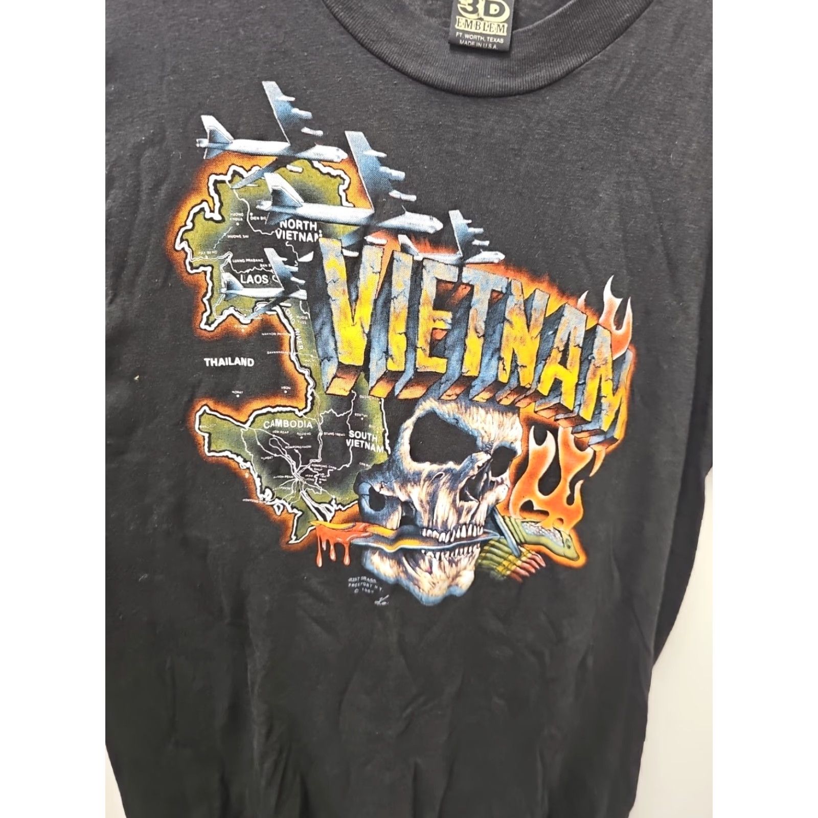Vintage VINTAGE 1989 VIETNAM VETERANS SKULL T-SHIRT 3-D EMBLEM XL Black 3D Emblem Shirt Mens 1980s Distressed Military War Emblem XS? Size US XL / EU 56 / 4 - 4 Thumbnail