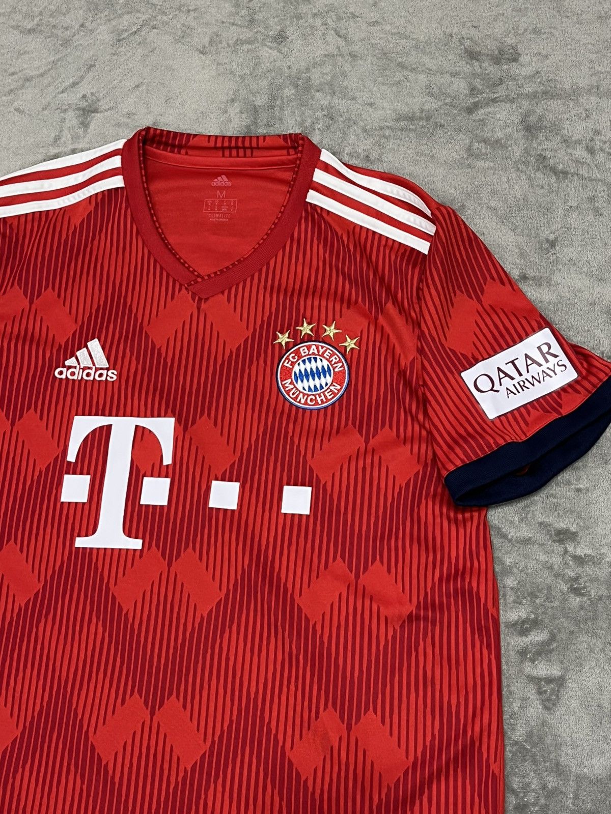 Adidas FC Bayern Munich 2018 2019 Adidas home football shirt Size US M / EU 48-50 / 2 - 2 Thumbnail