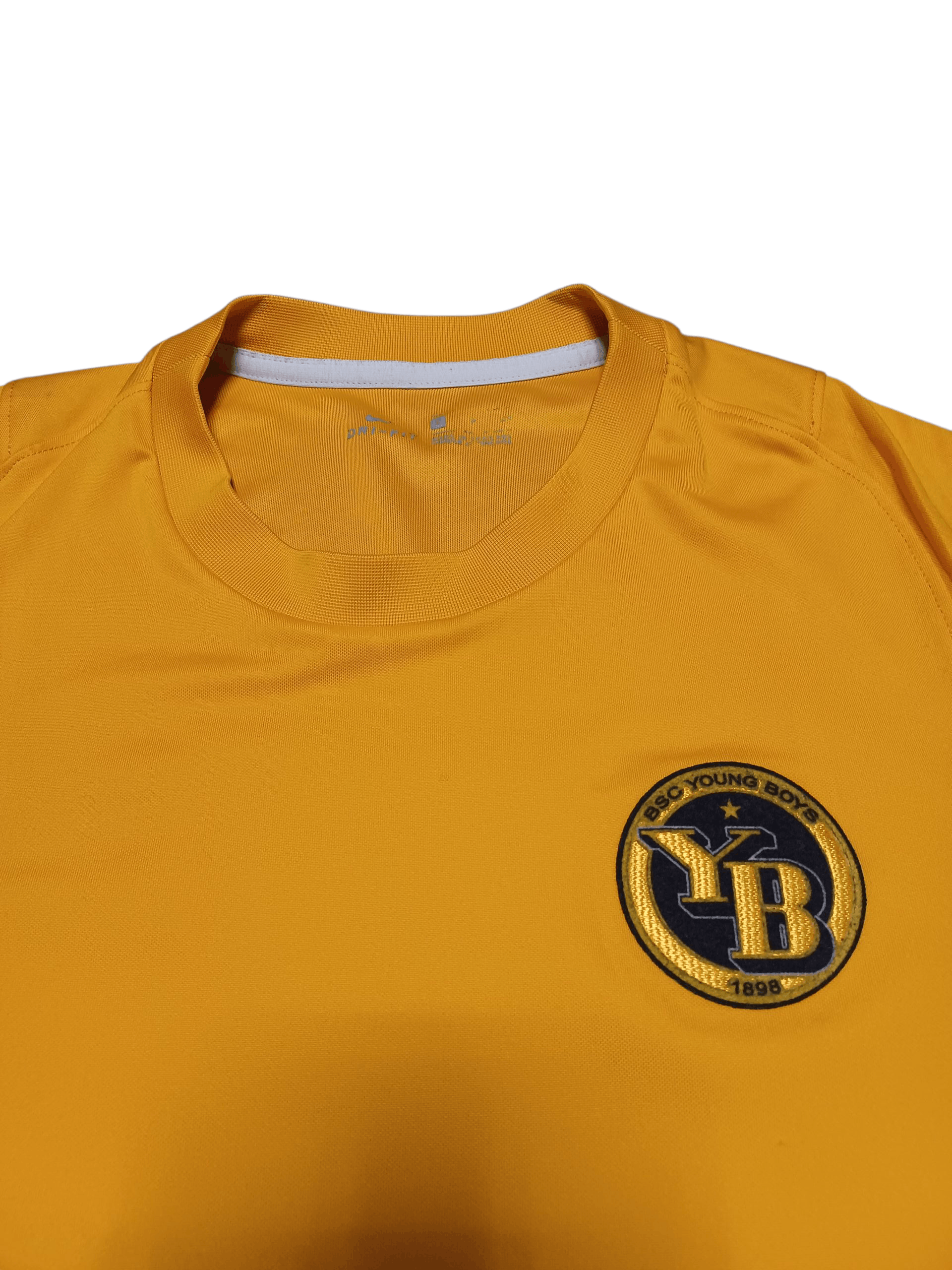 Nike YOUNG BOYS BERN NIKE 2020 SOCCER TRAINING TEE JERSEY Size US S / EU 44-46 / 1 - 2 Thumbnail