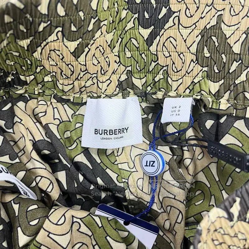 Burberry Burberry Green Patterned Women's Shorts. Size 22" - 3 Thumbnail