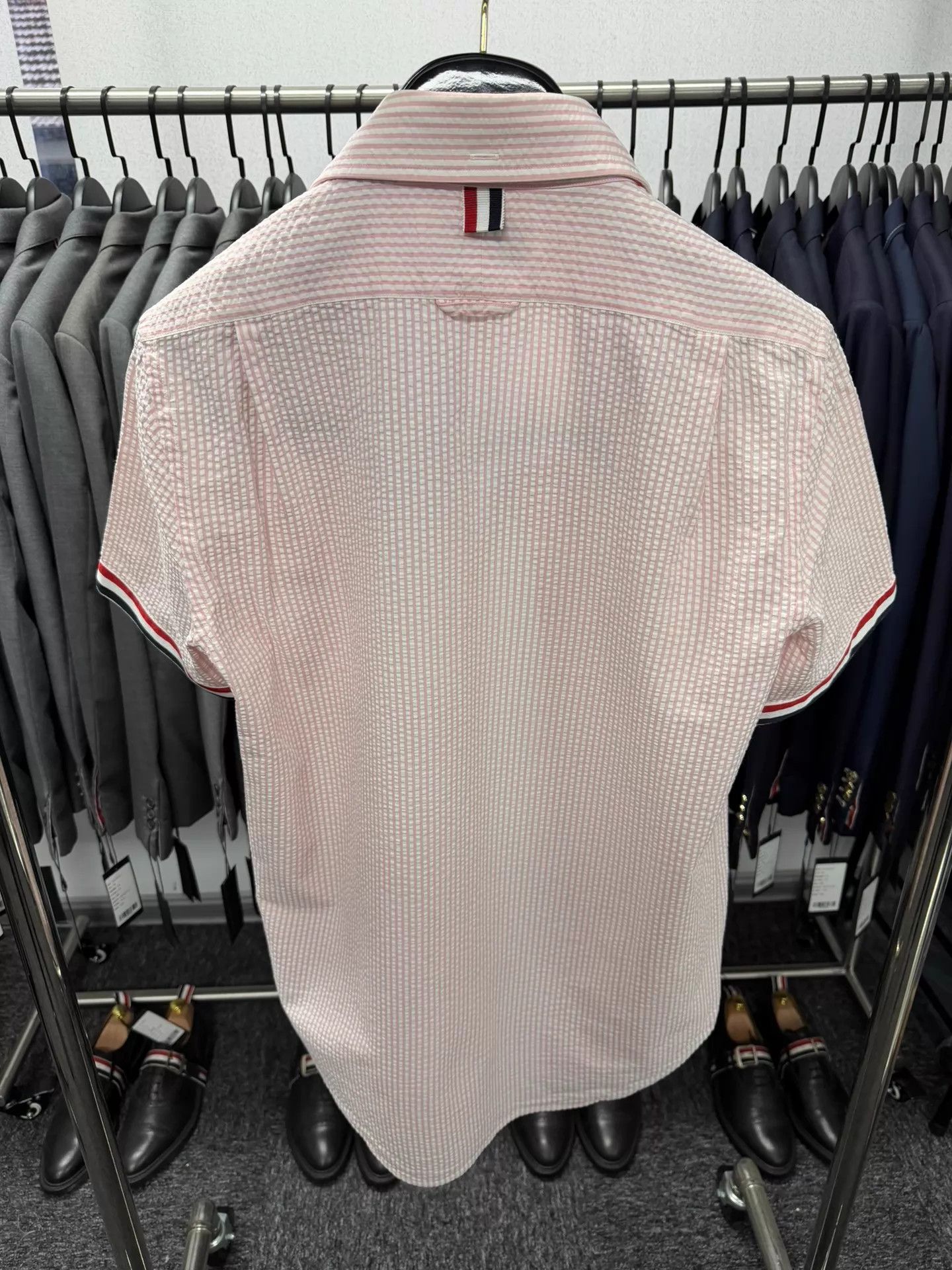 Thom Browne Thom Browne Pink Bubble Short Sleeve Shirt Size 2 Rare Size US M / EU 48-50 / 2 - 2 Thumbnail