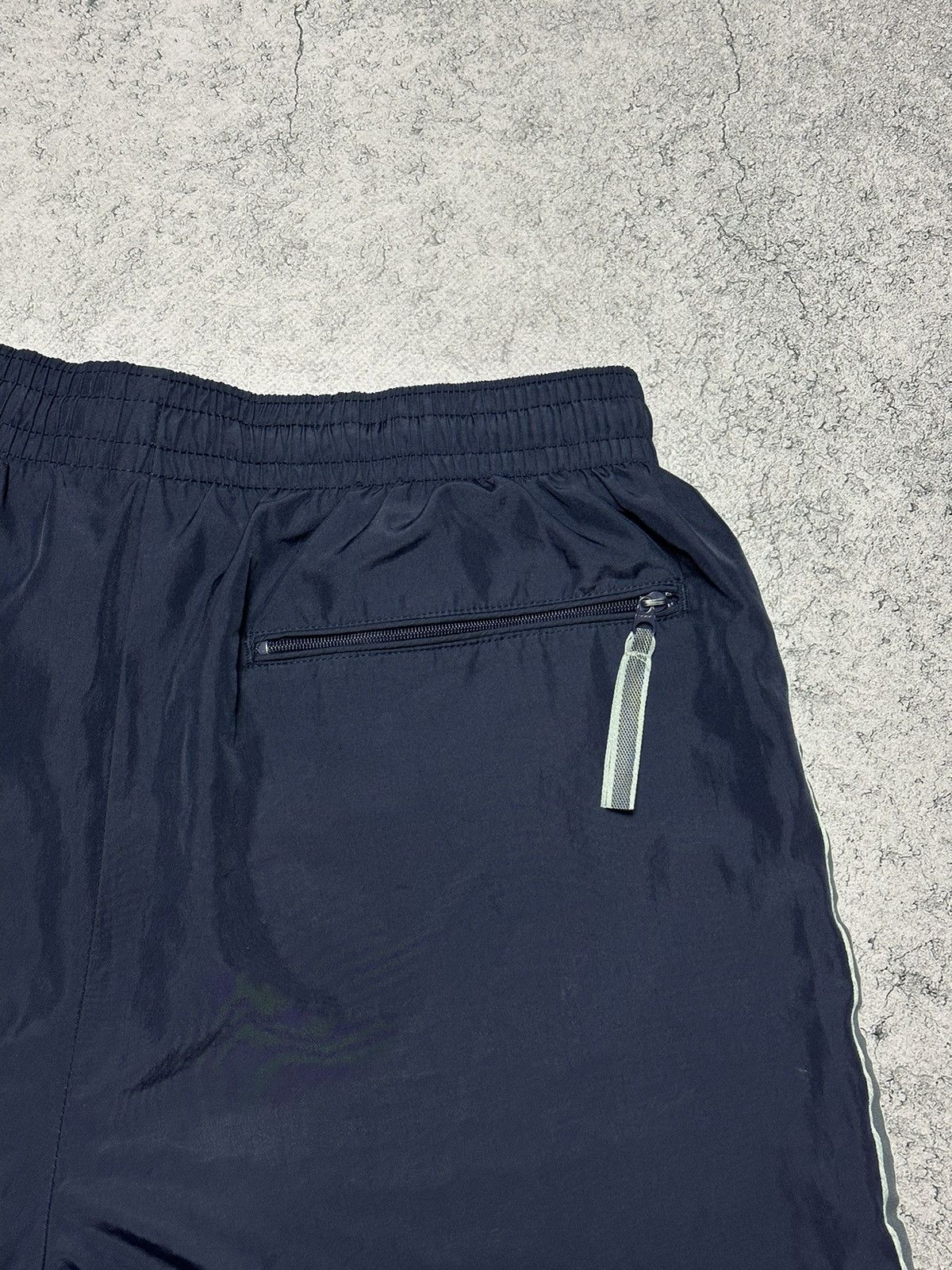 Vintage Vintage Nike Shorts Size S Y2K Size US 30 / EU 46 - 7 Thumbnail