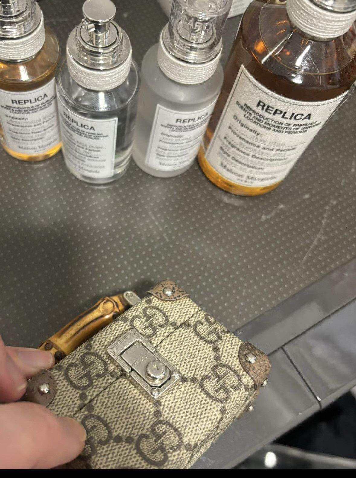 Gucci Gucci monogram AirPod pro case Size ONE SIZE - 7 Thumbnail